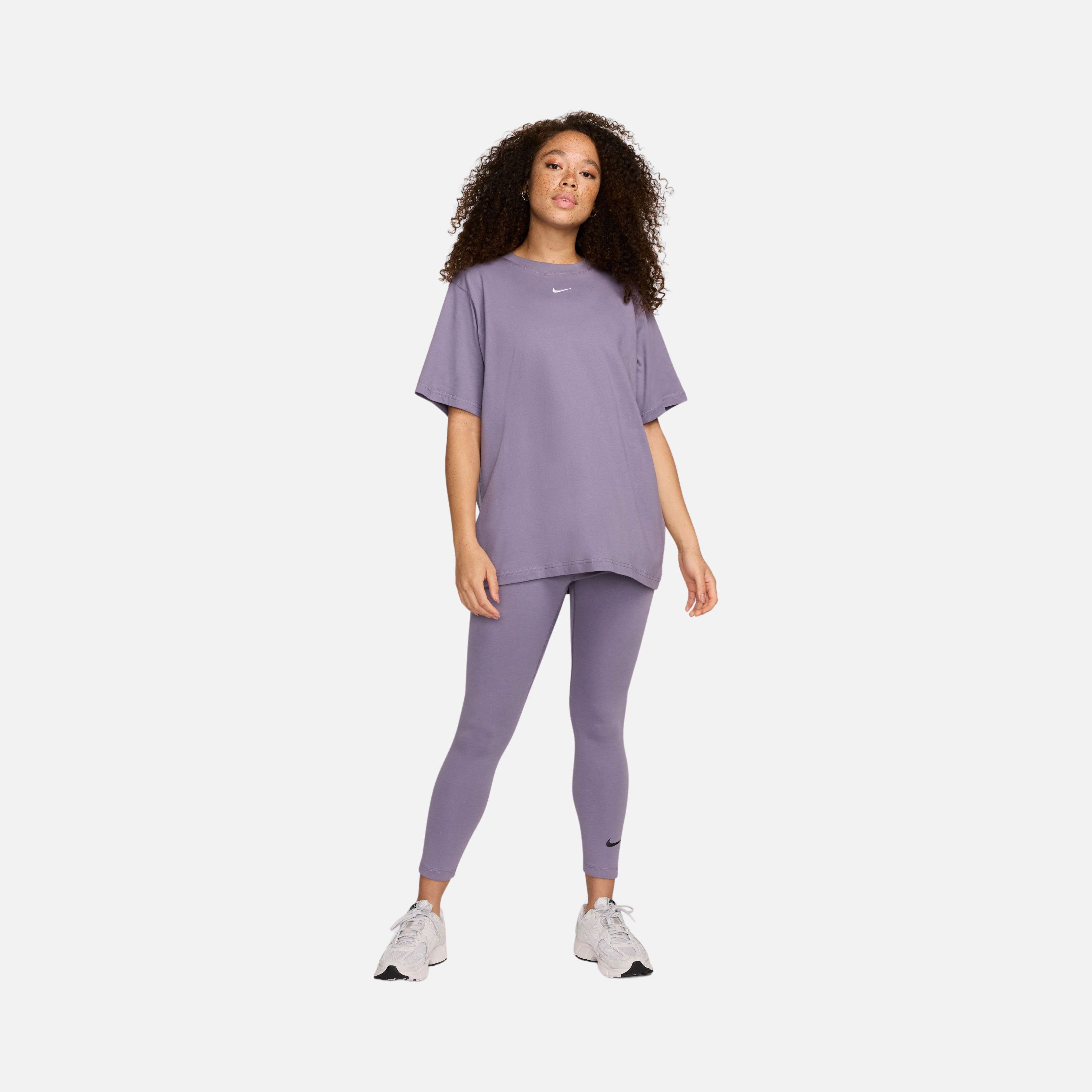 Nike Sportswear Essential Loose Fit Short-Sleeve Kadın Tişört