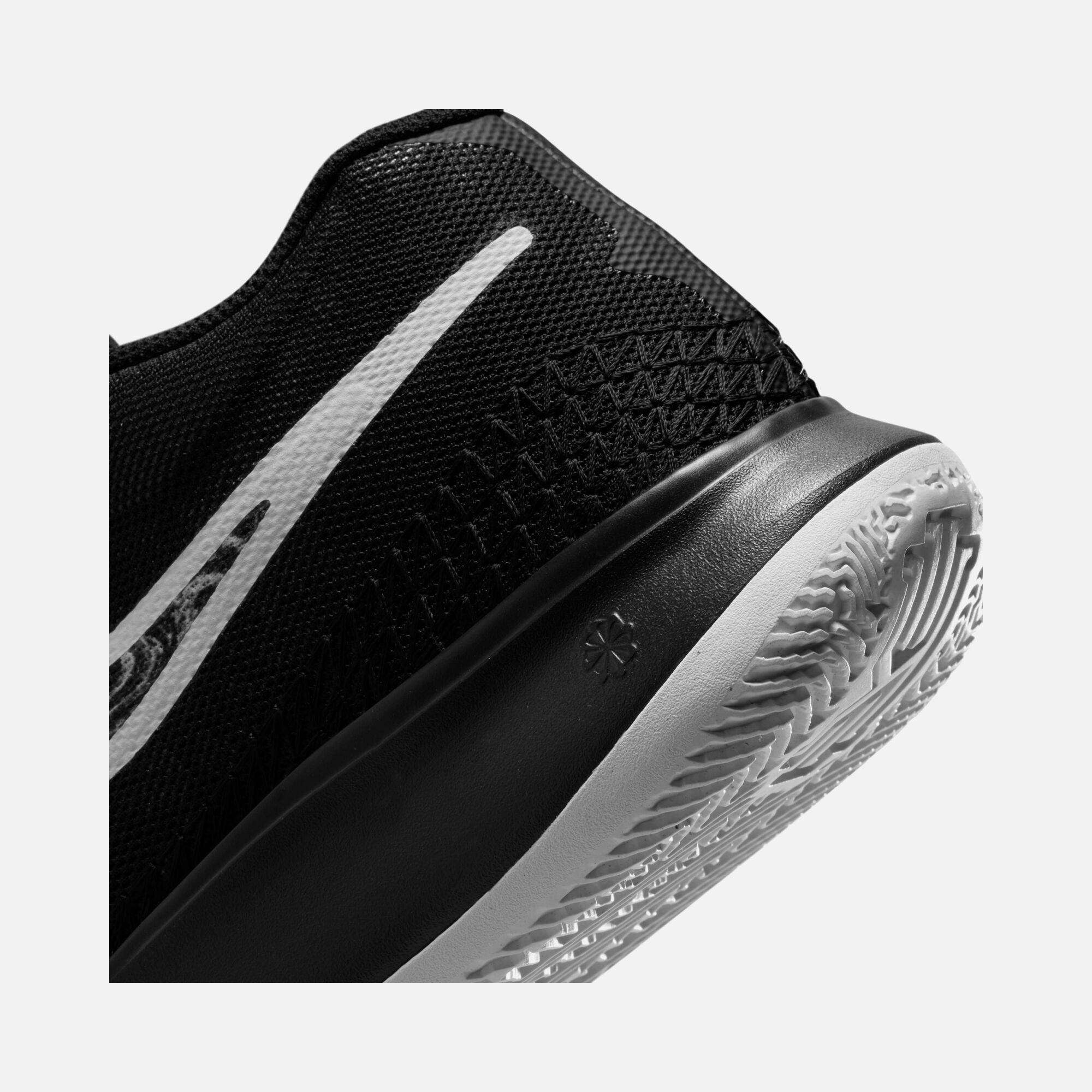Nike Kyrie Flytrap VI Erkek Basketbol Ayakkabısı