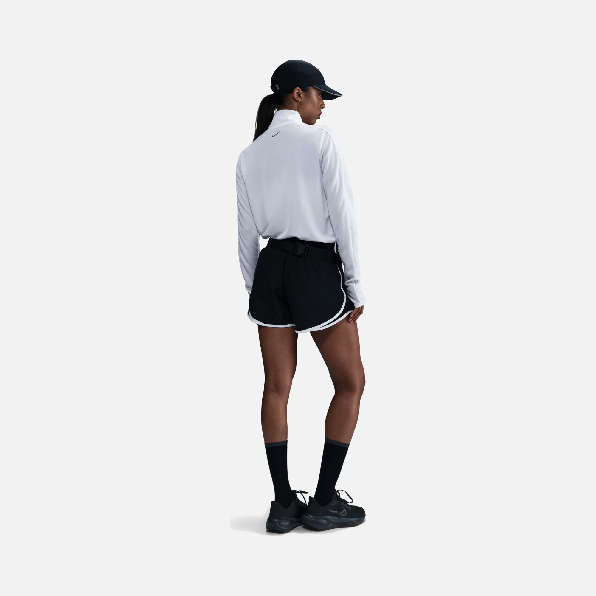 Nike Swoosh 1/2-Zip Running Mid Layer Long-Sleeve Kadın Tişört