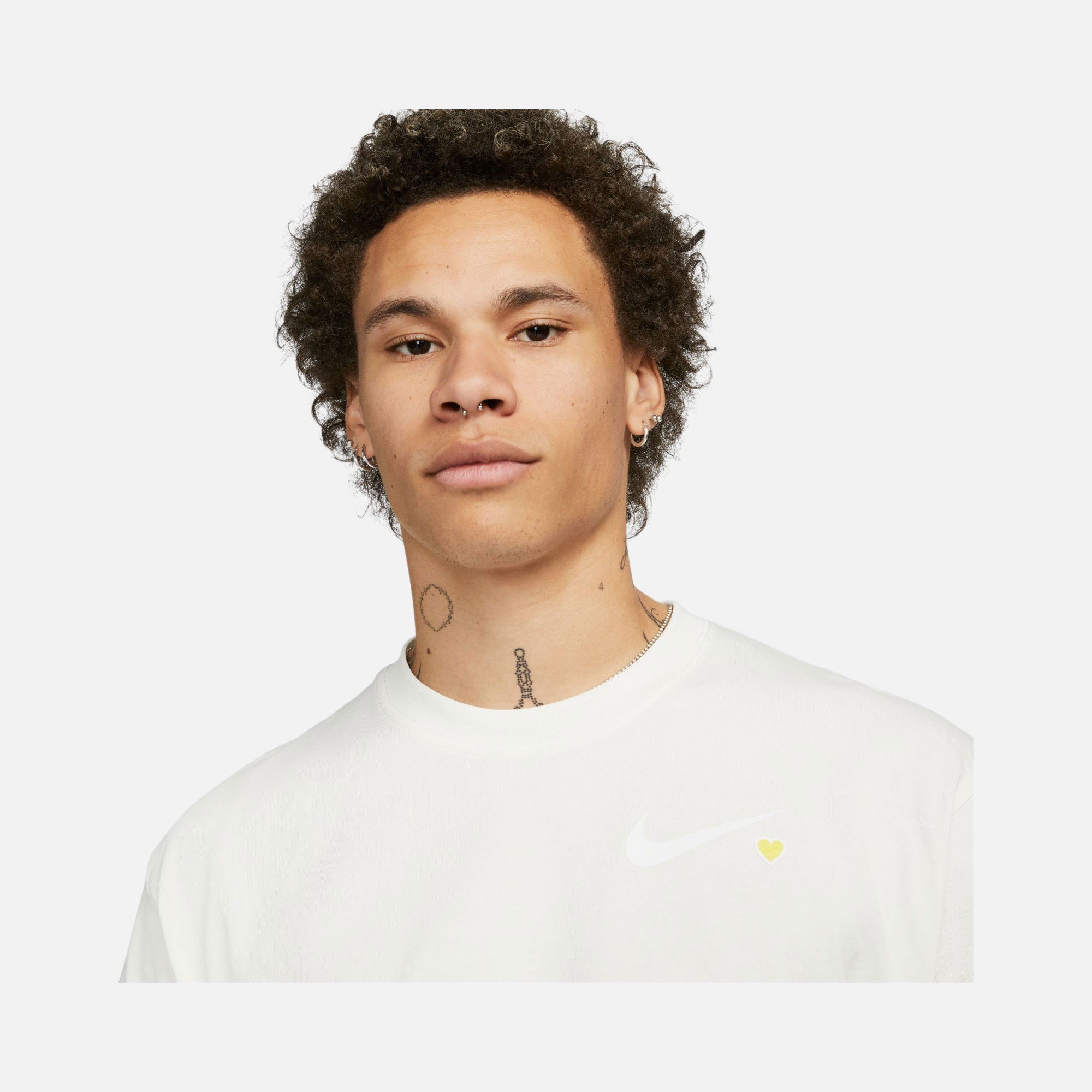 Nike Sportswear Valentine's Day Graphic Short-Sleeve Erkek Tişört