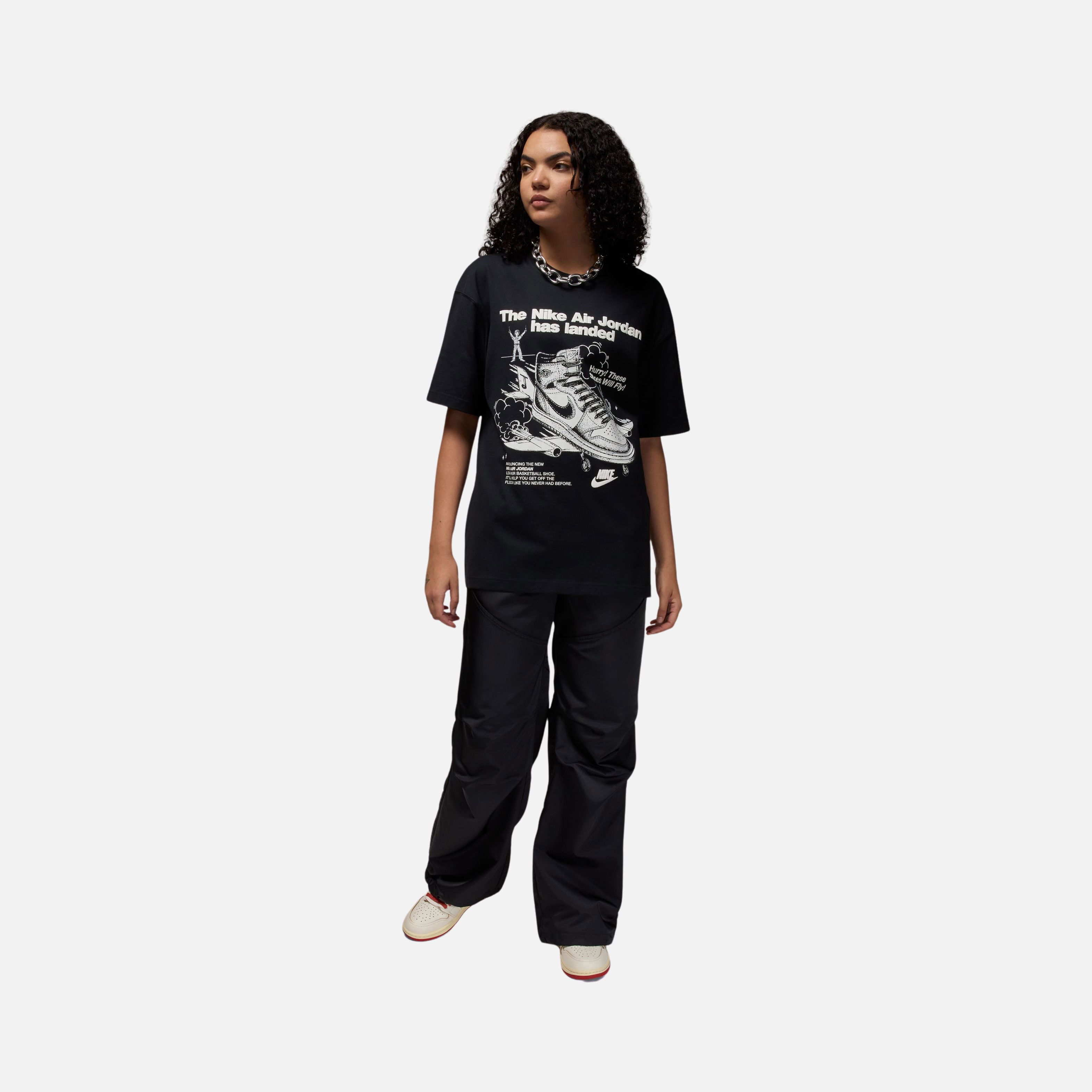 Nike Jordan Brand Sneaker Graphic Oversized Short-Sleeve Kadın Tişört