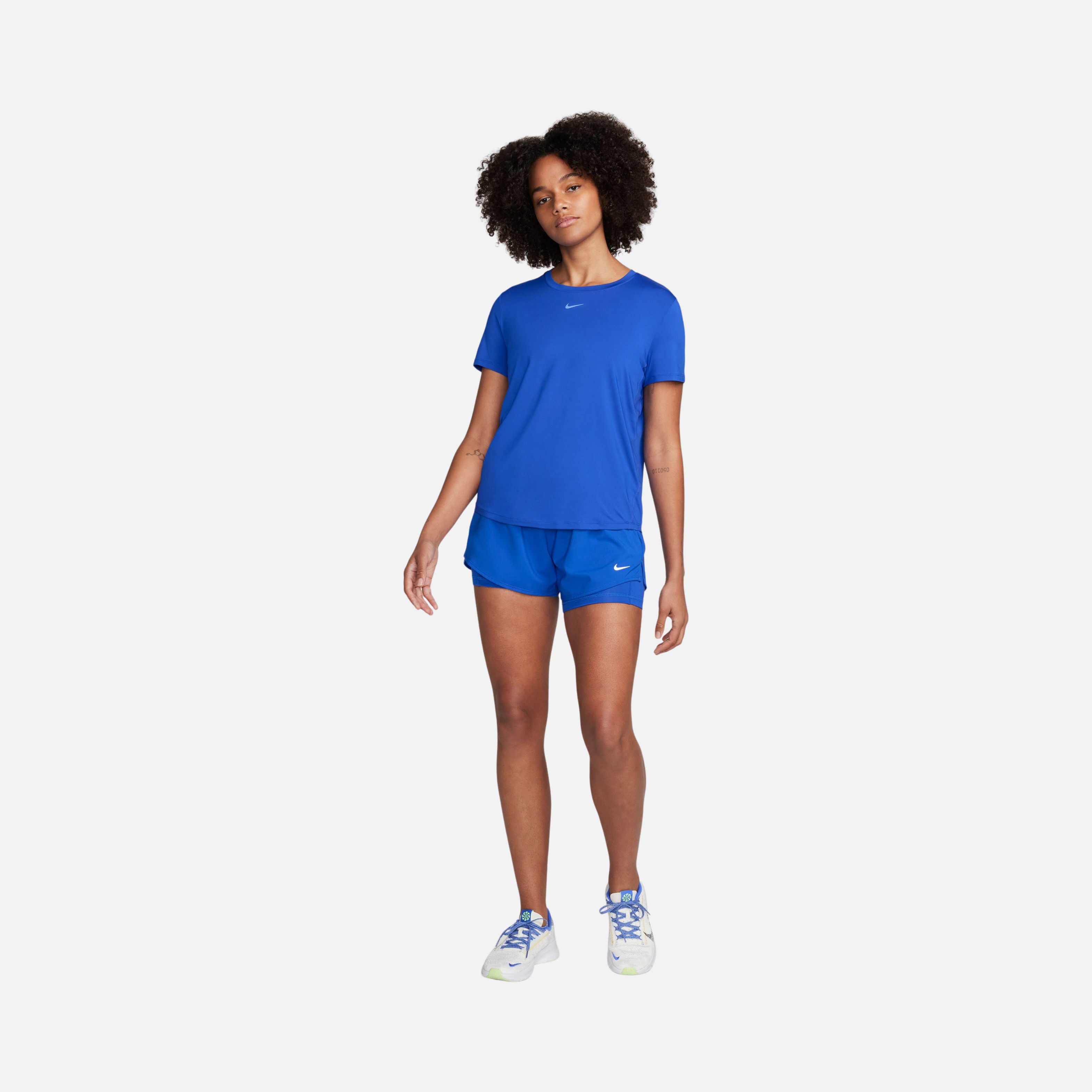 Nike One Classic Dri-Fit Short-Sleeve Training Kadın Tişört