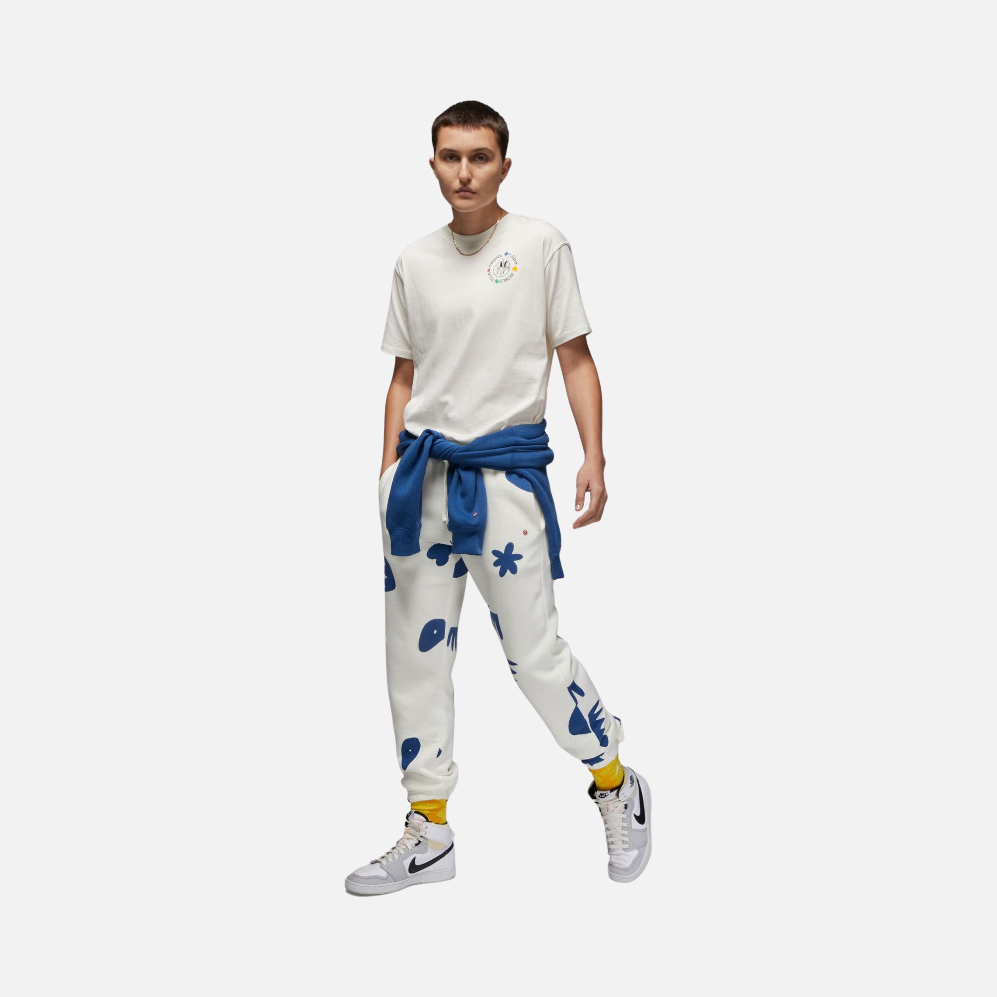 Nike Jordan Flight Graphics Artist Series by Mia Lee Short-Sleeve Kadın Tişört