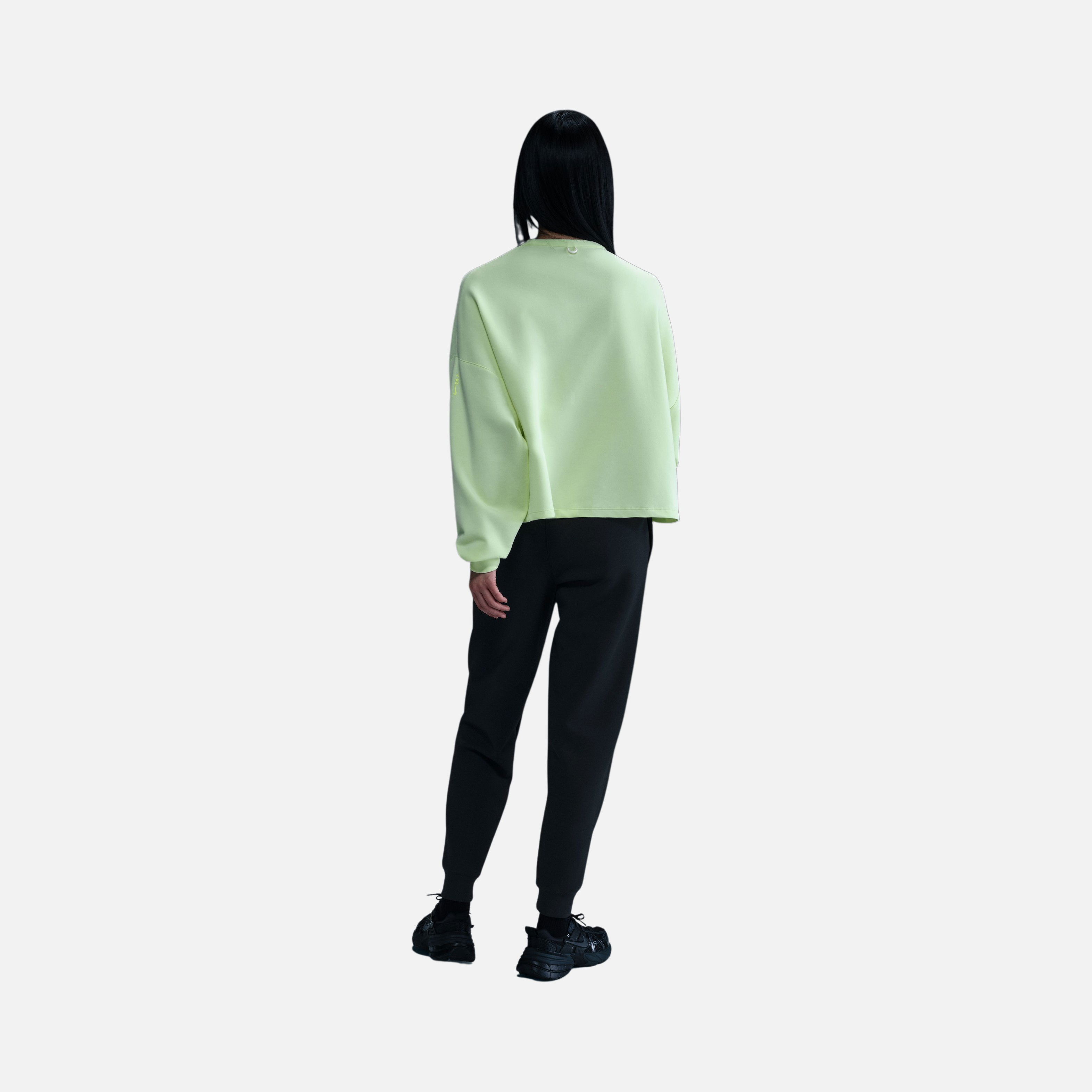Nike 24.7 Dri-Fit Soft Knit Extra Loose Cut Crew Training Kadın Sweatshirt