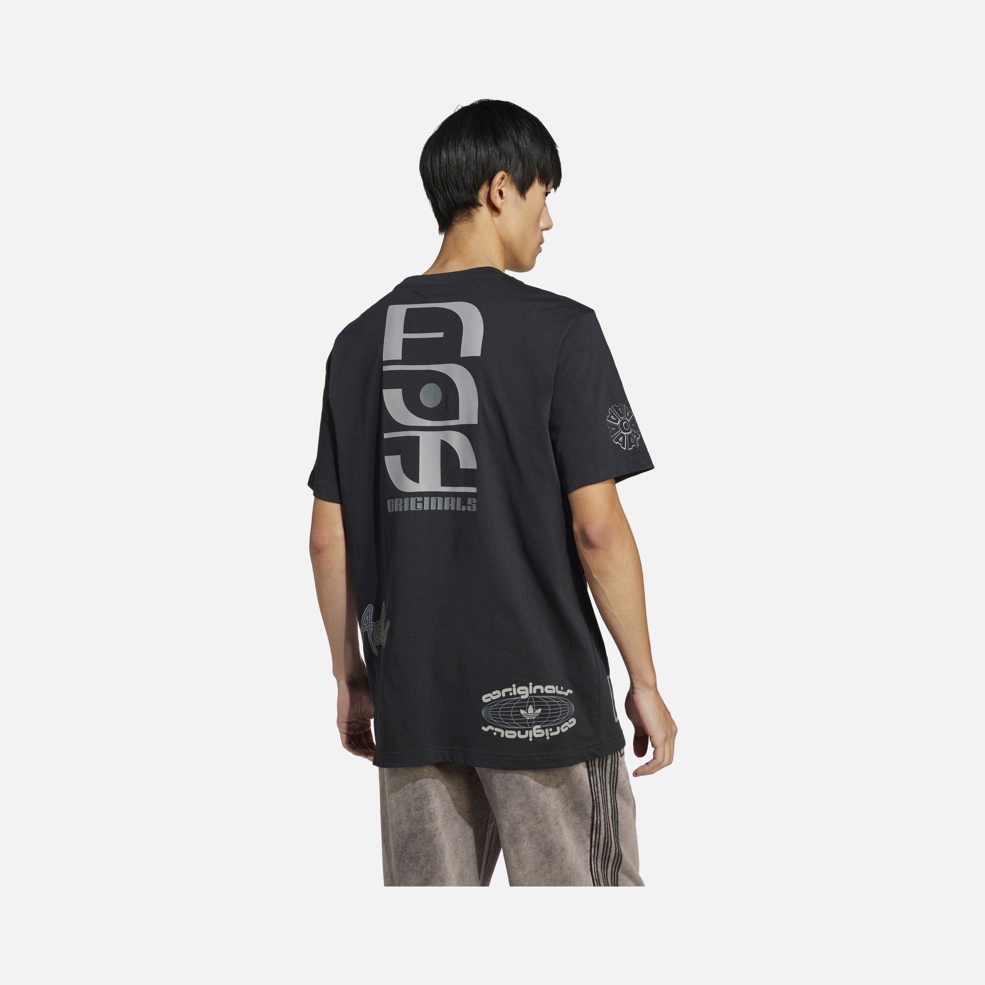 adidas Originals Q12 Sponsor Logo Graphics Loose and Comfortable Cut Short-Sleeve Erkek Tişört
