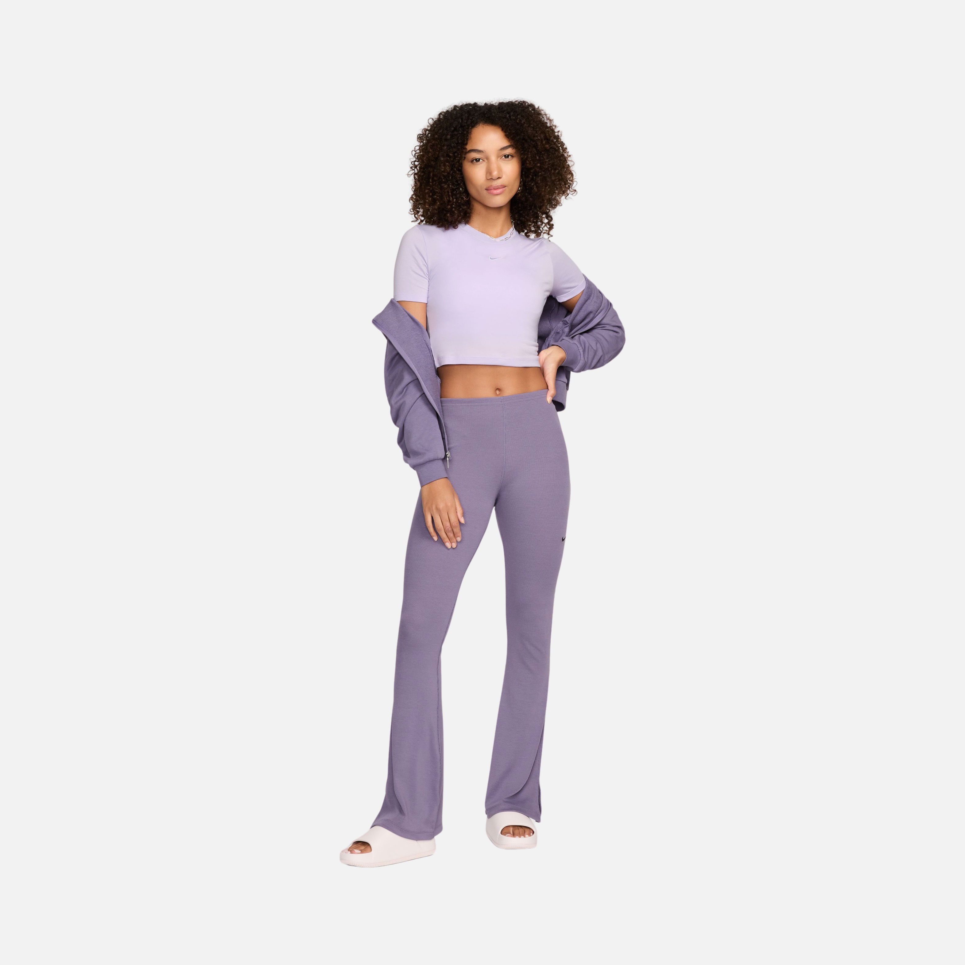 Nike Sportswear Essential Slim-Fit Cropped Short-Sleeve Kadın Tişört