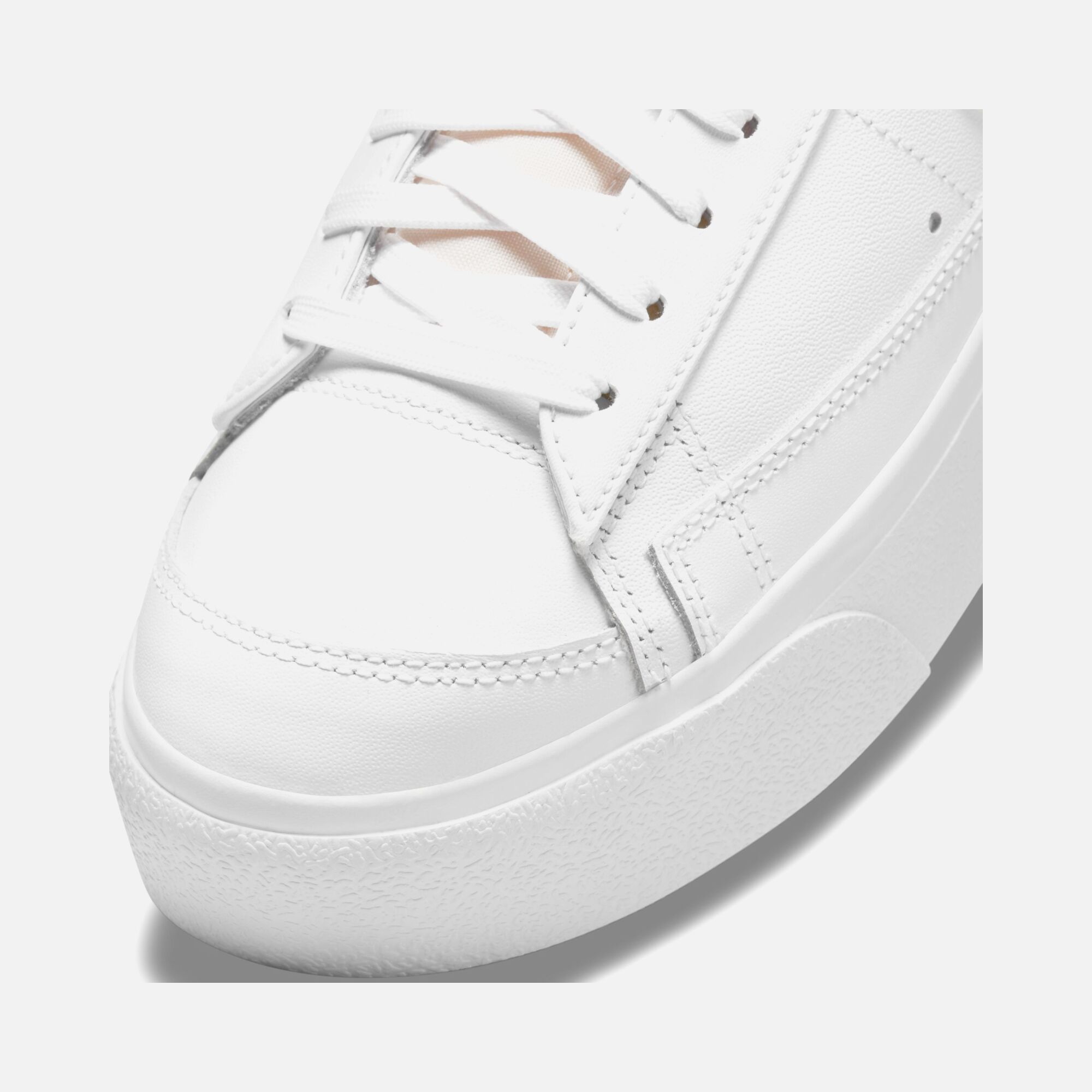 Nike Blazer Low Platform Kadın Spor Ayakkabı