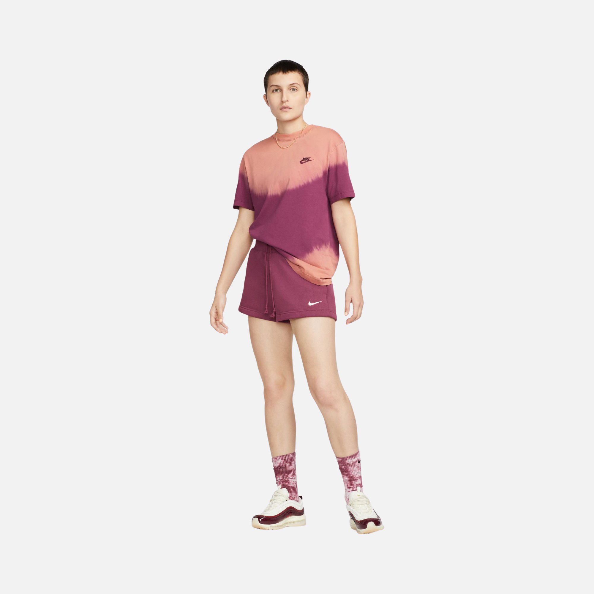 Nike Sportswear Essentials+ Short-Sleeve Kadın Tişört