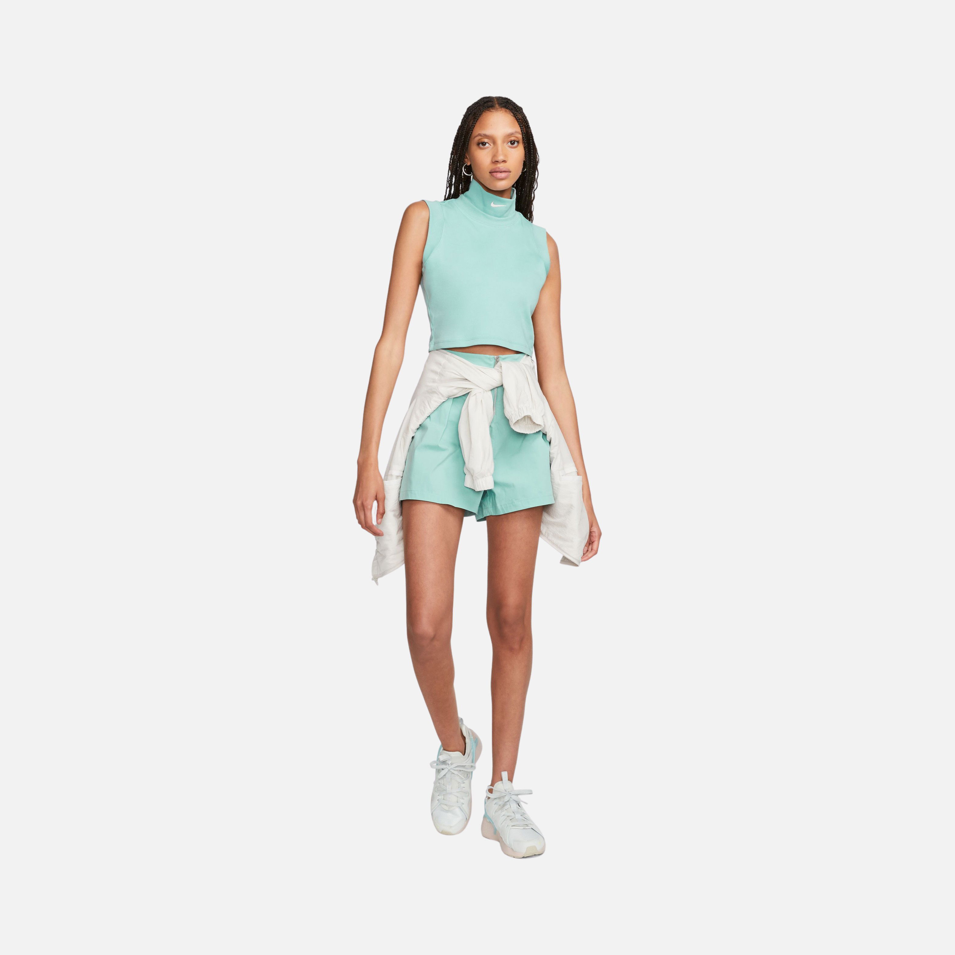 Nike Sportswear Collection Mock-Neck Cropped Kadın Atlet