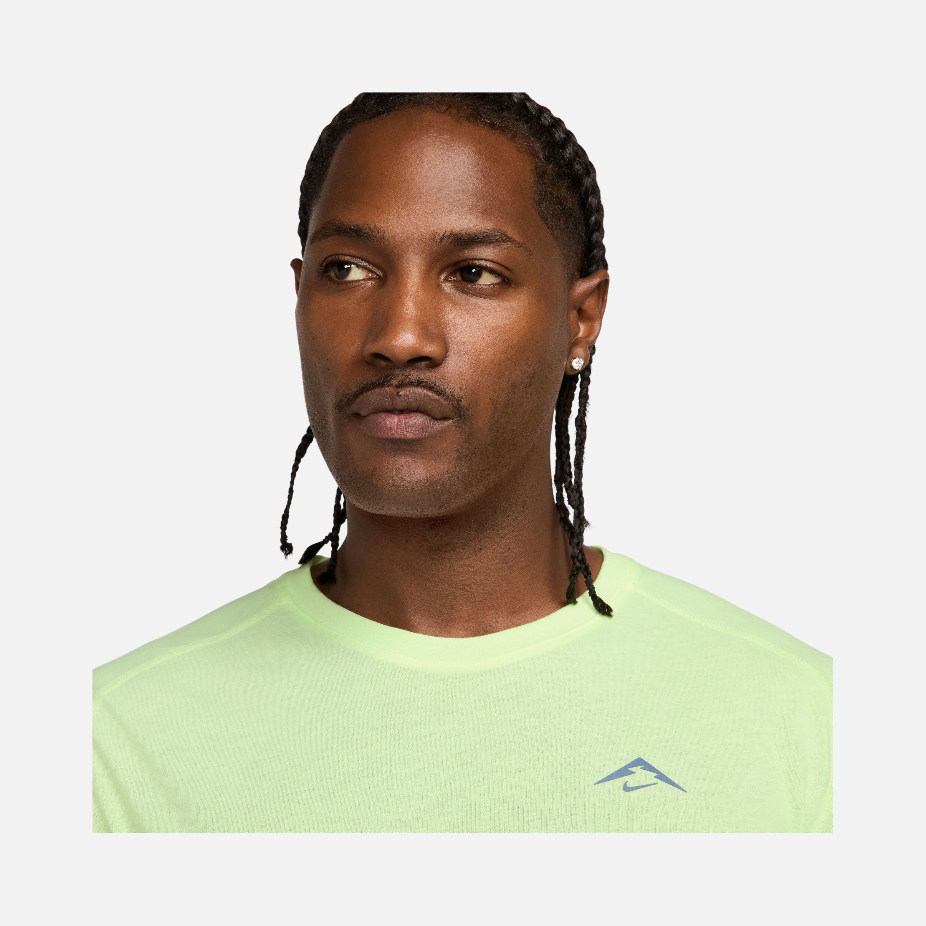 Nike Dri-Fit ADV Solar Chase Trail Running Short-Sleeve Erkek Tişört
