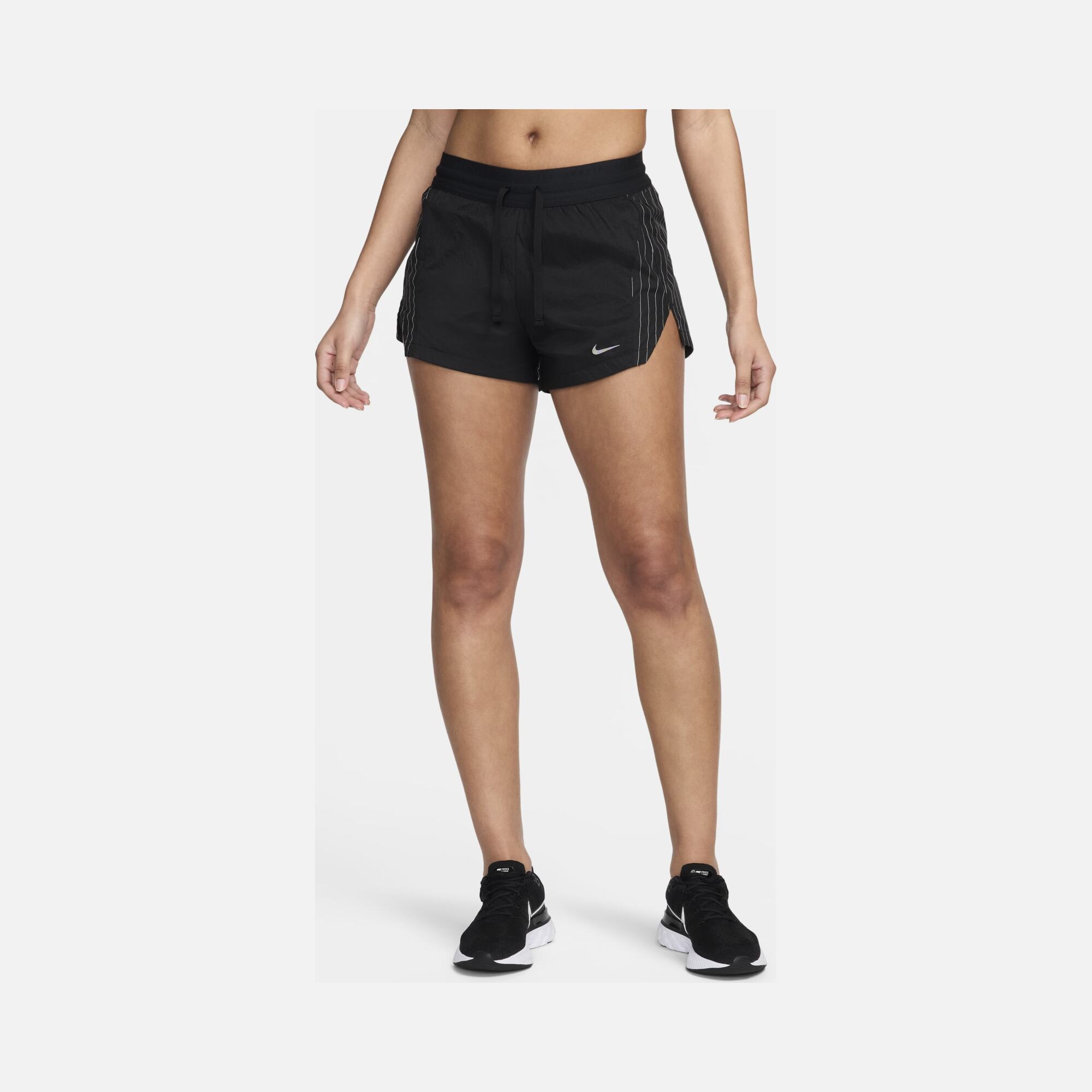 Nike Run Division Reflective Mid-Rise 7.5cm (approx.) Brief-Lined Running Kadın Şort