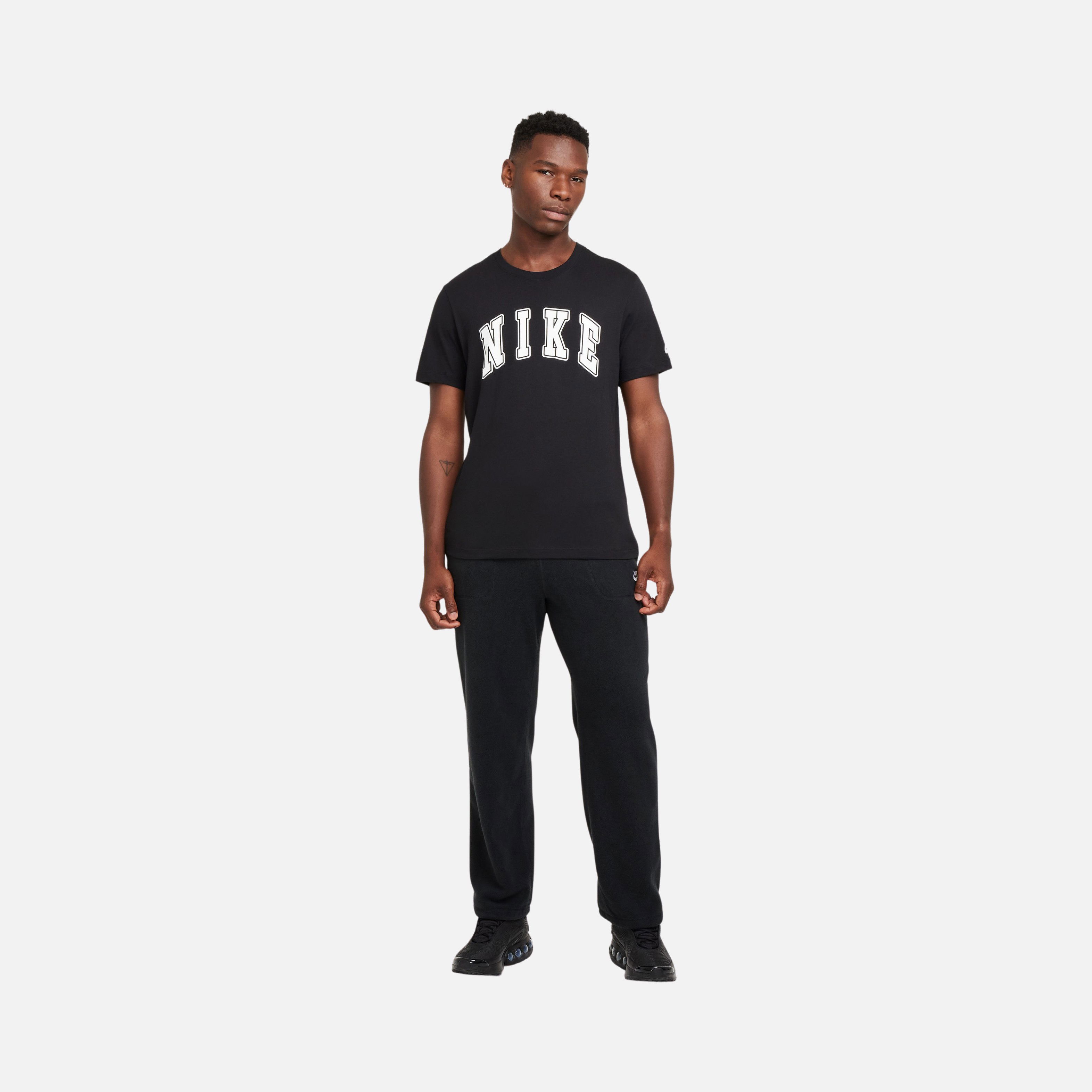 Nike Sportswear Club Seasonal Short-Sleeve Erkek Tişört