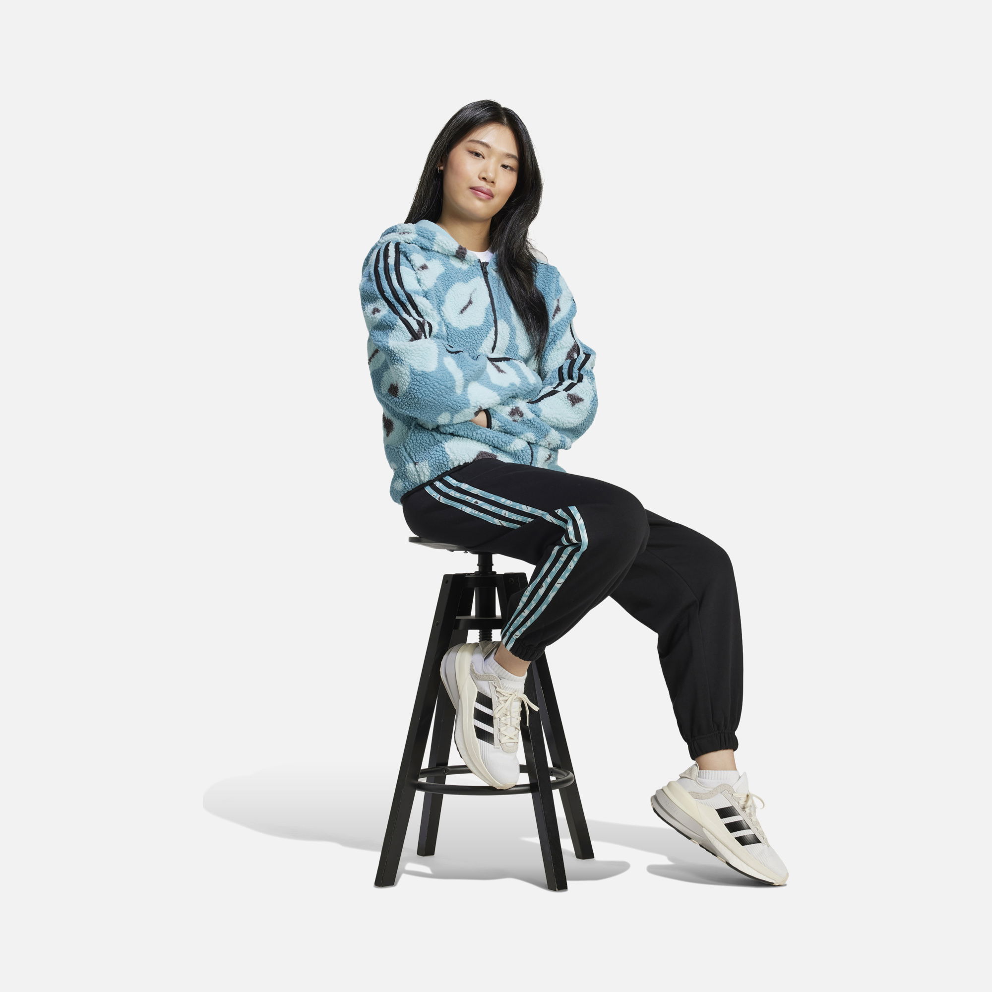 adidas Sportswear Essentials 3-Stripes Animal-Print 7/8 Kadın Eşofman Altı