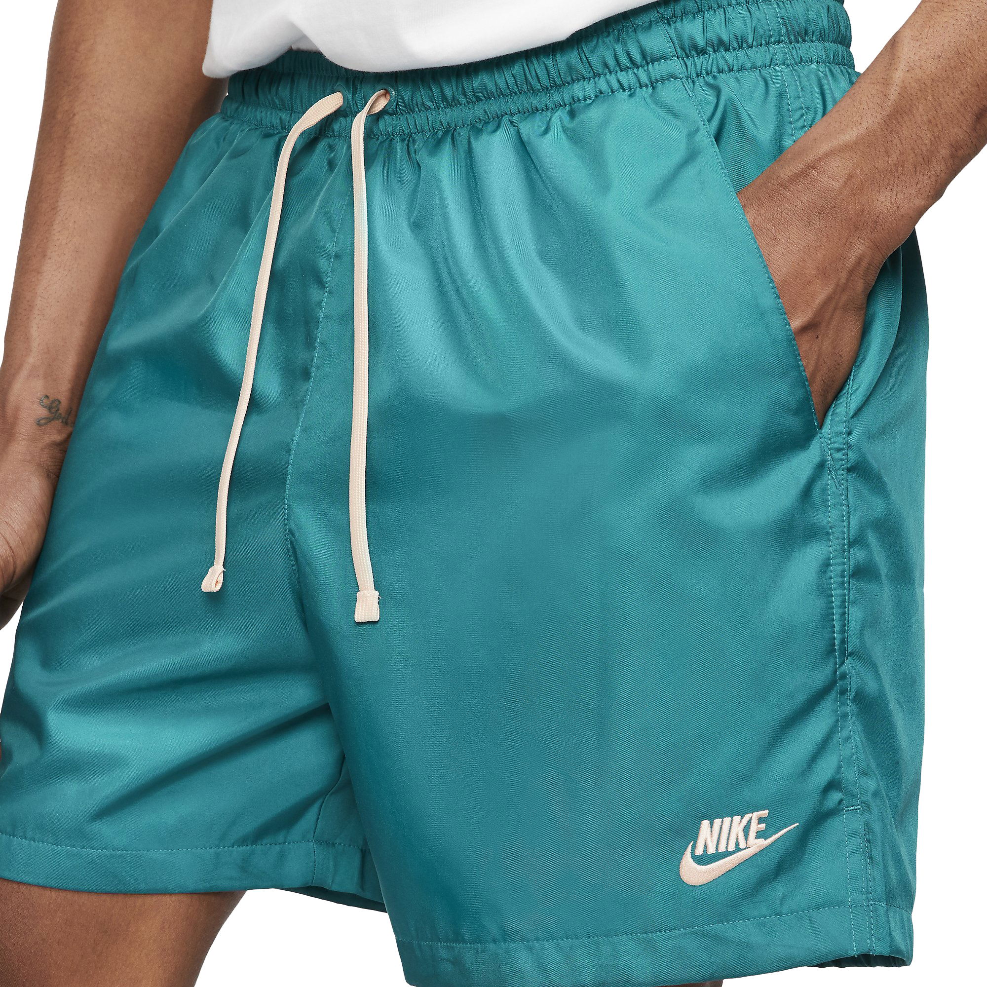 Nike Sportswear Woven Flow Mesh Lined Multidirectional Erkek Şort
