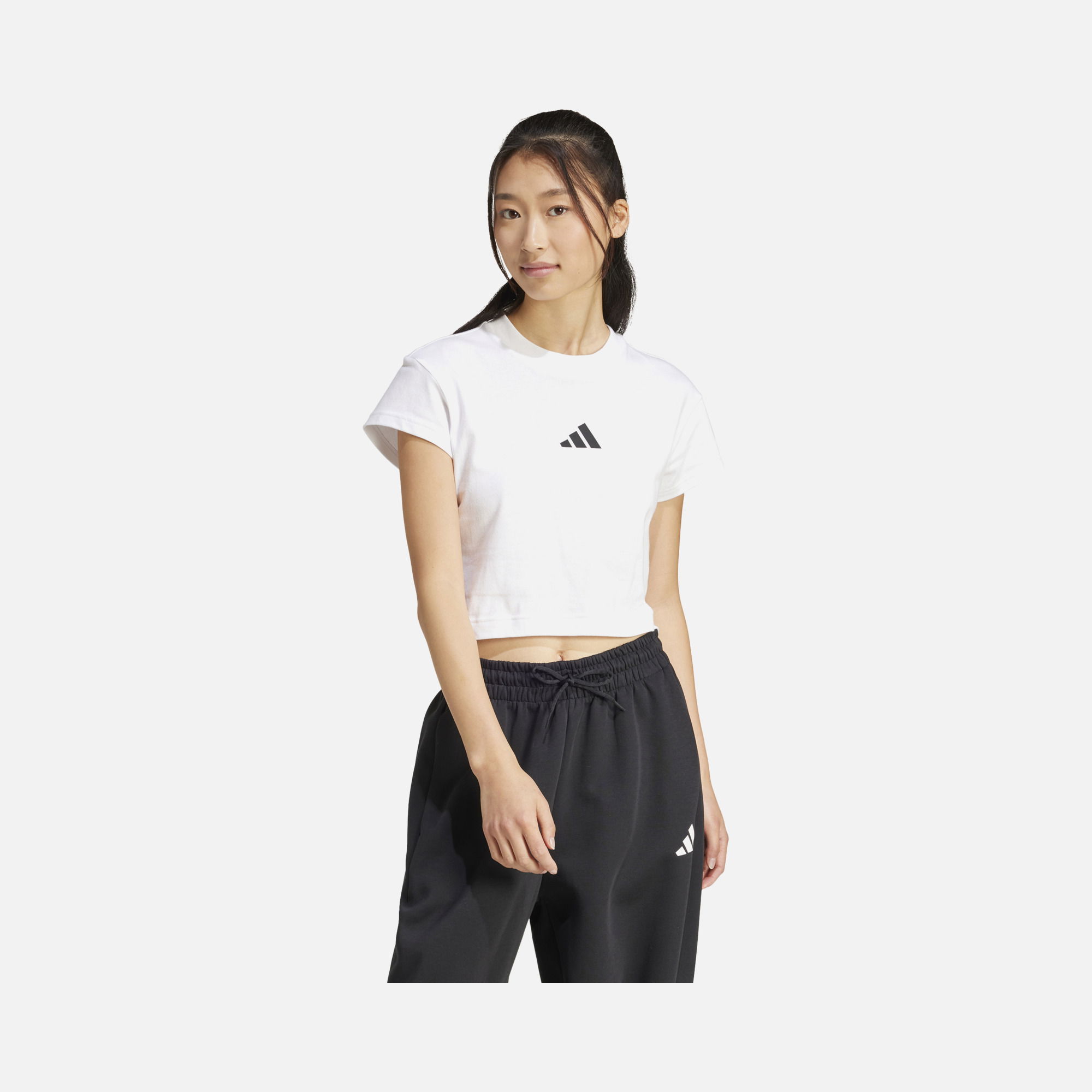 adidas Future Icons Small Logo Graphic Slim Cut Cropped Short-Sleeve Kadın Tişört
