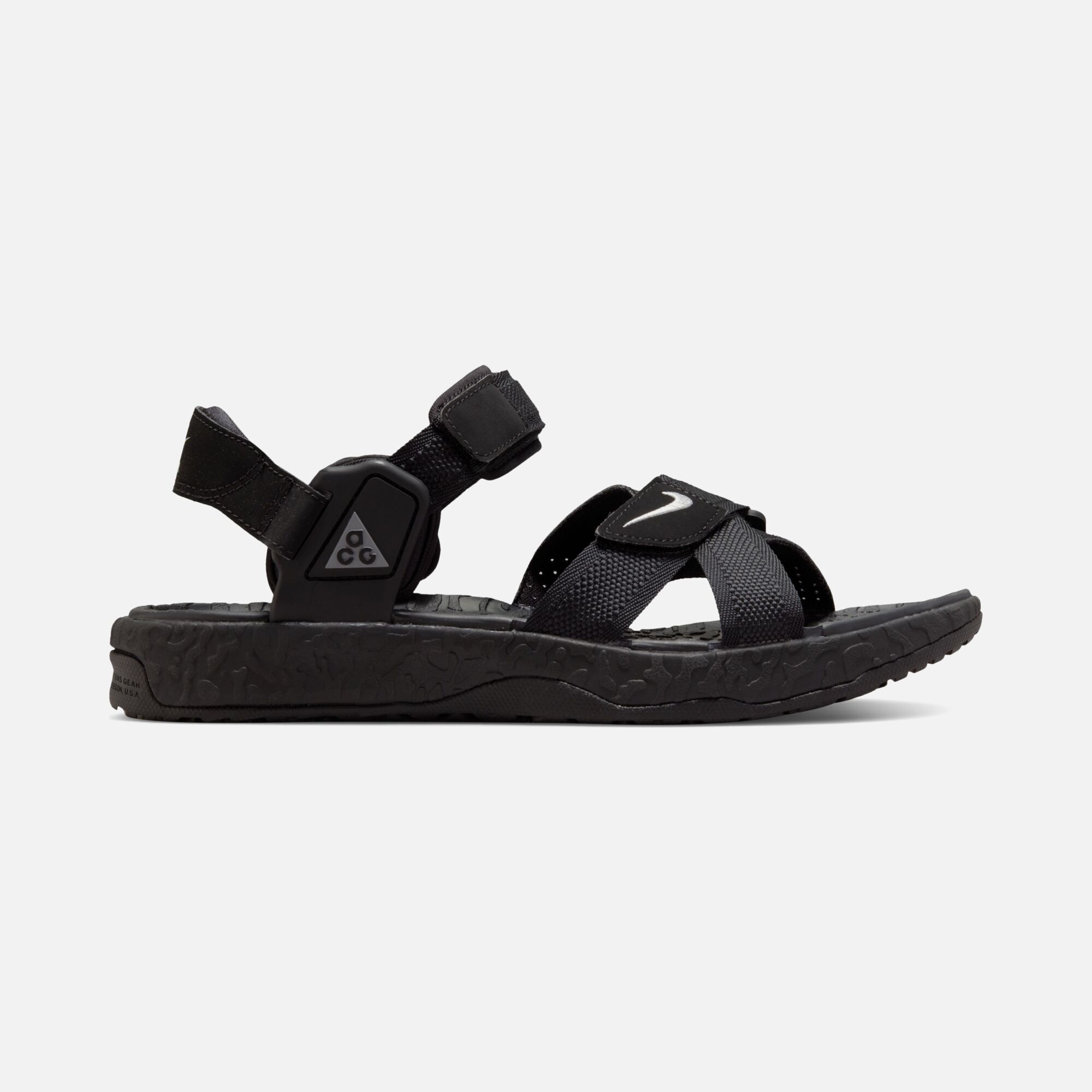 Nike ACG Air Deschutz+ ''City Walks to Canyon Trails'' Erkek Sandalet