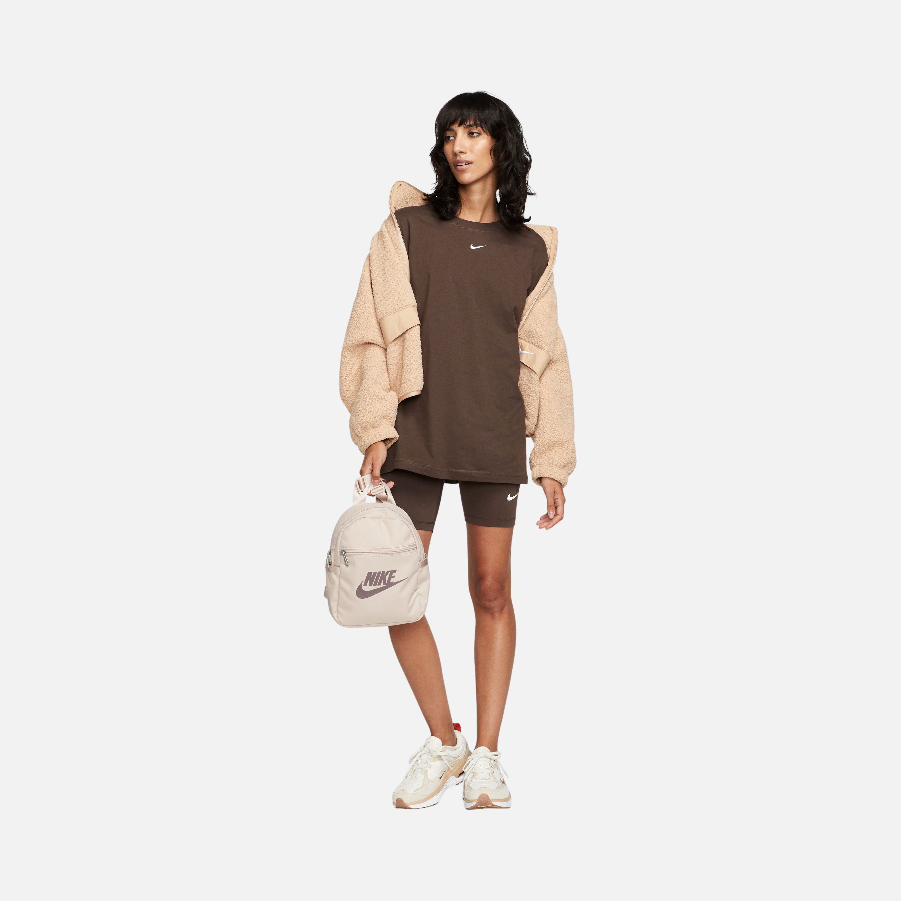 Nike Sportswear Essential Loose Fit Short-Sleeve Kadın Tişört