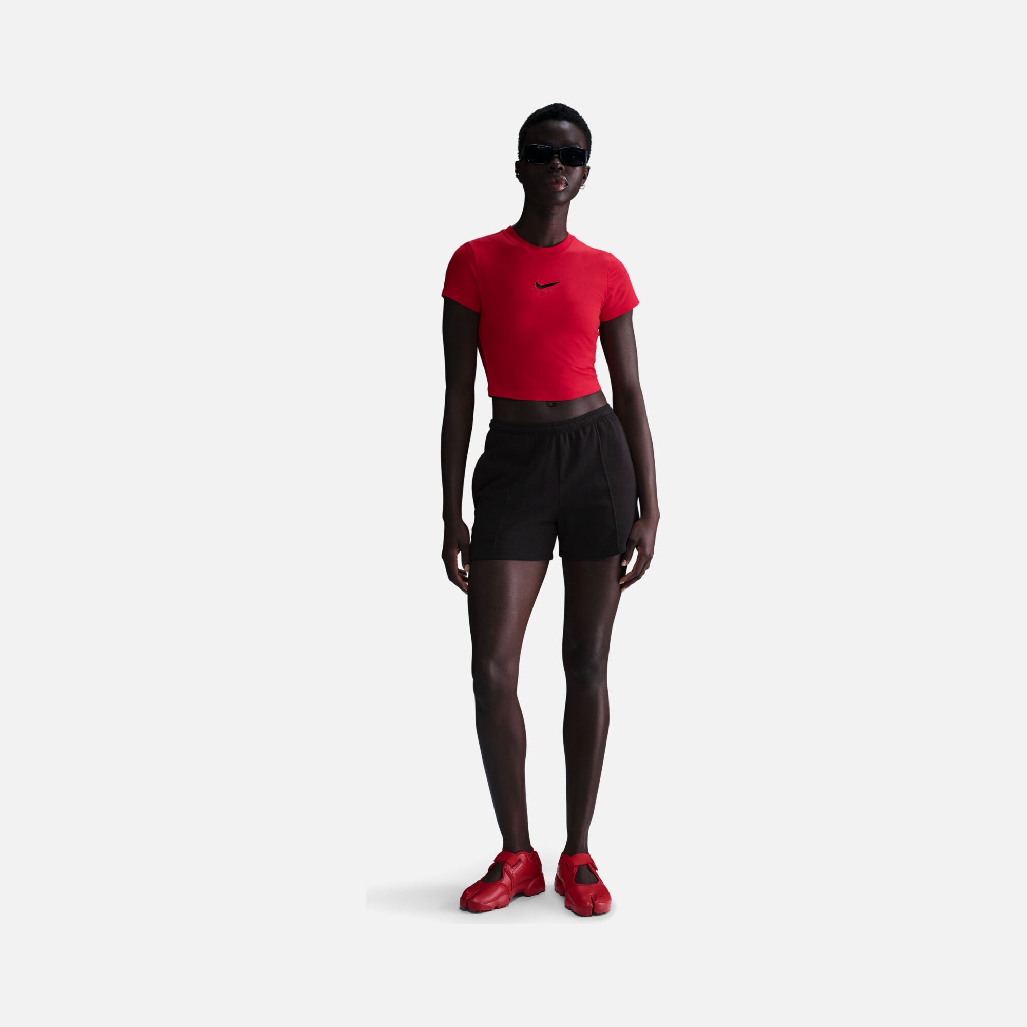 Nike Sportswear Chill Knit Vday Abbreviated Short-Sleeve Kadın Tişört