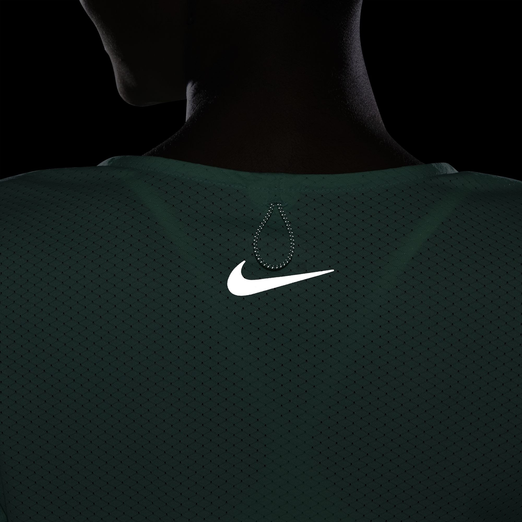 Nike Miler Run Division Short-Sleeve Running Kadın Tişört