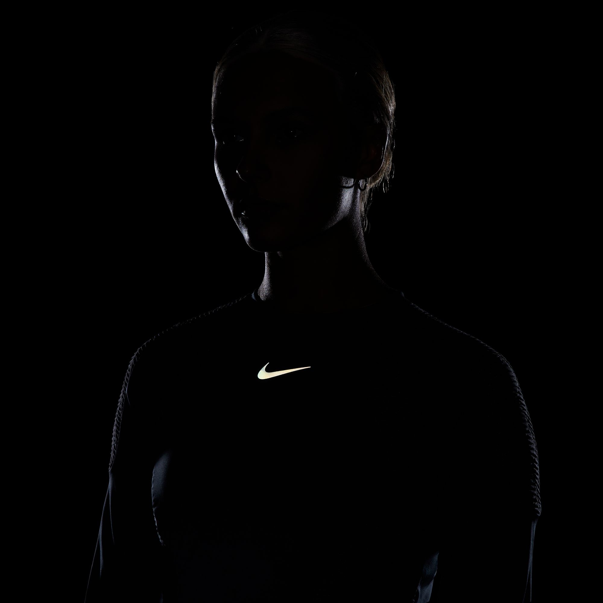 Nike Dri-Fit ADV Run Division Long-Sleeve Kadın Tişört