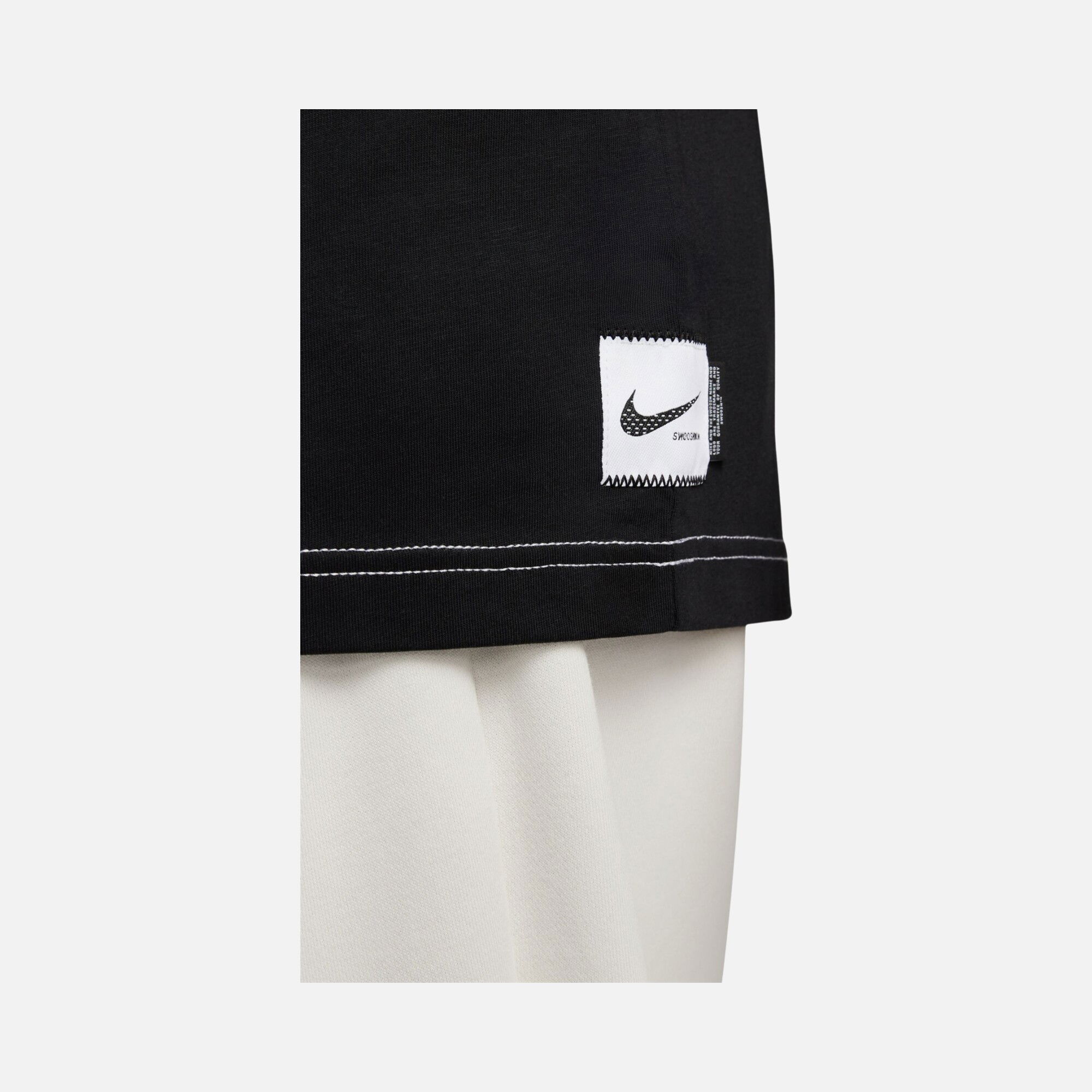 Nike Sportswear Swoosh Wide Cut Short-Sleeve Kadın Tişört