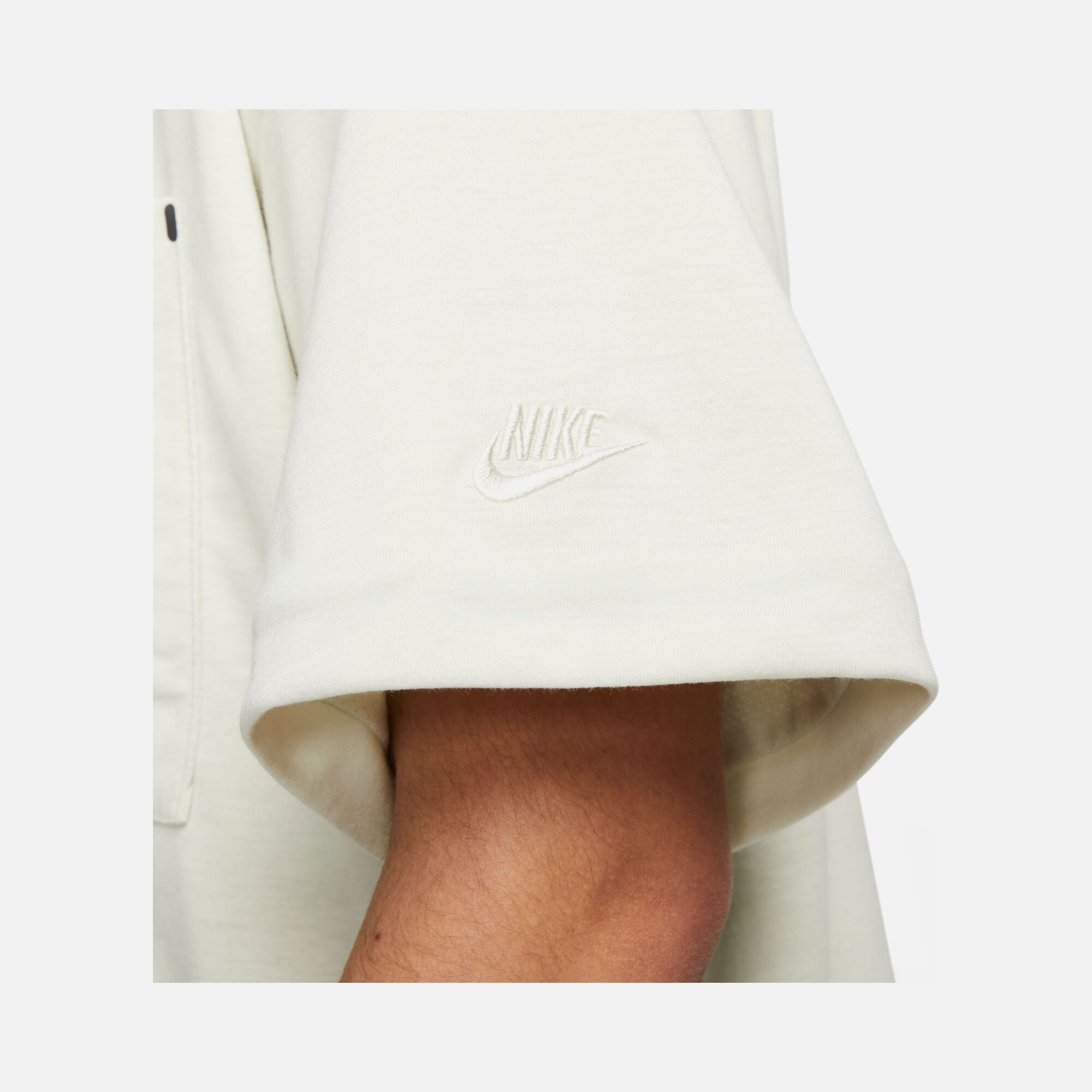 Nike Dri-Fit Sportswear Tech Pack Short-Sleeve Erkek Tşört