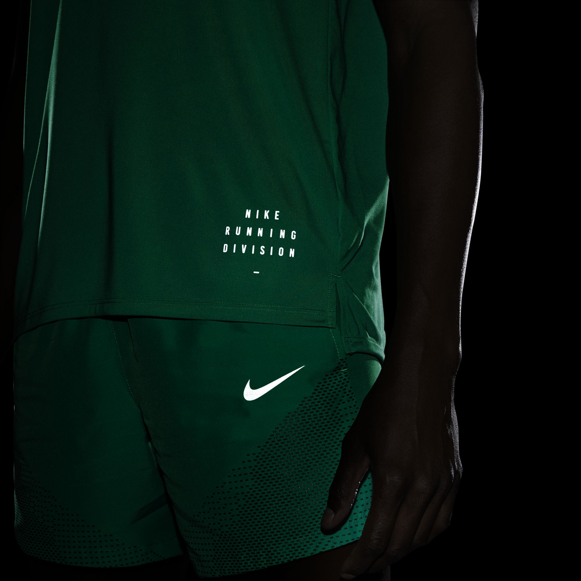 Nike Dri-Fit Run Division Rise 365 FW21 Short-Sleeve Erkek Tişört