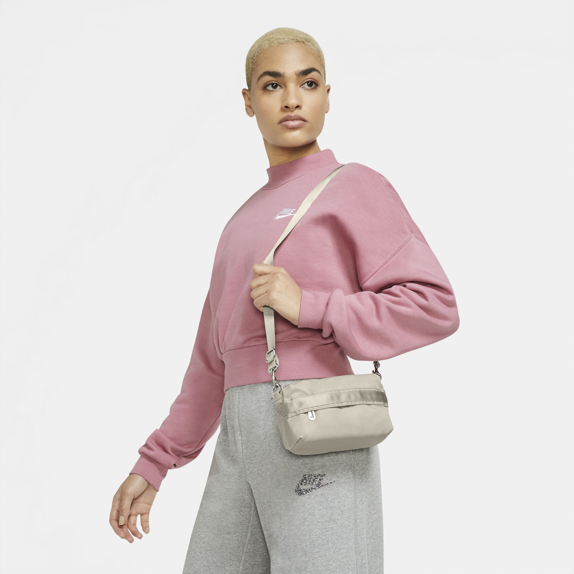 Nike Sportswear Futura Luxe Cross-Body (1 L) Kadın Omuz Çantası