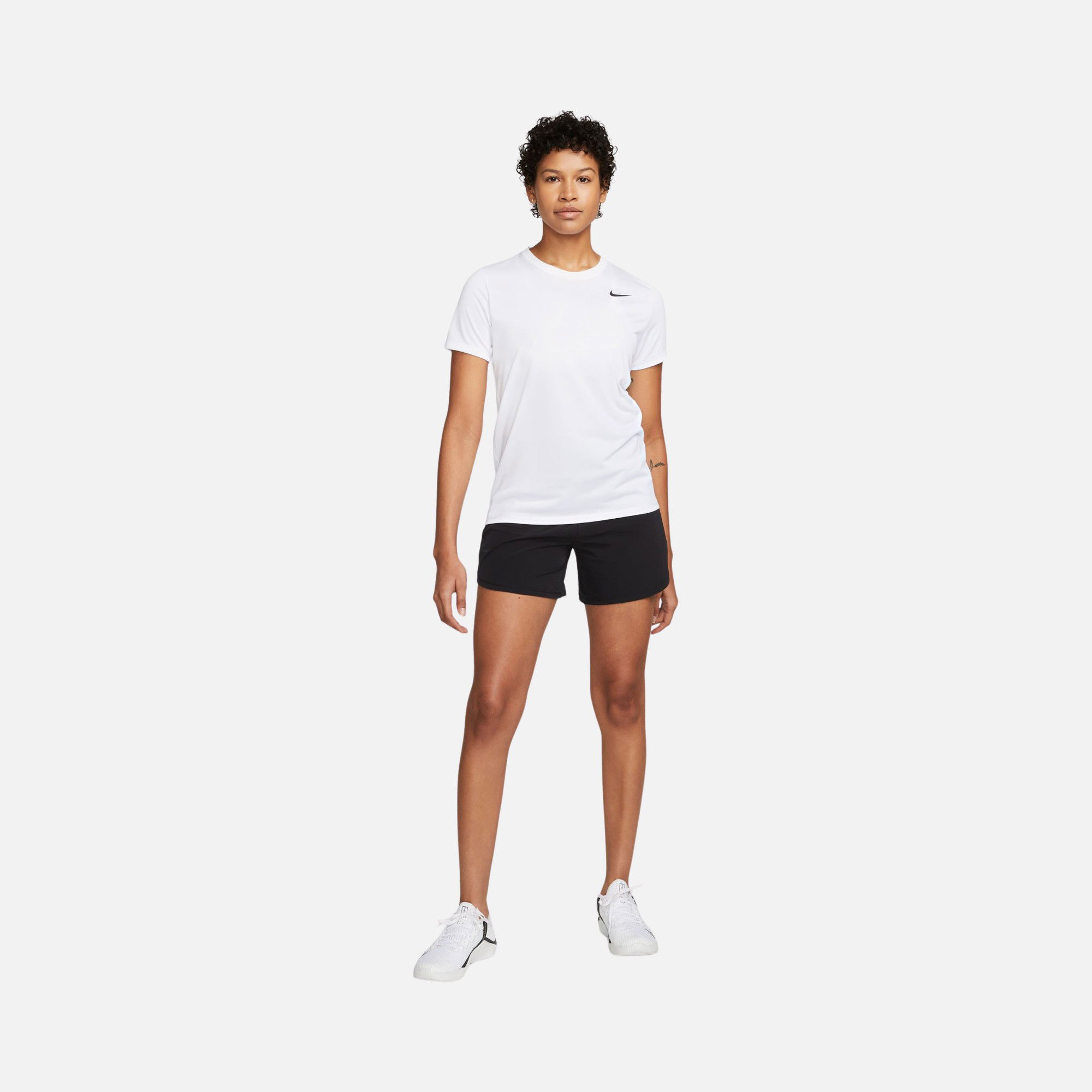 Nike Dri-Fit Venom 3 Mid-Rise Woven Brief-Lined Football Kadın Şort