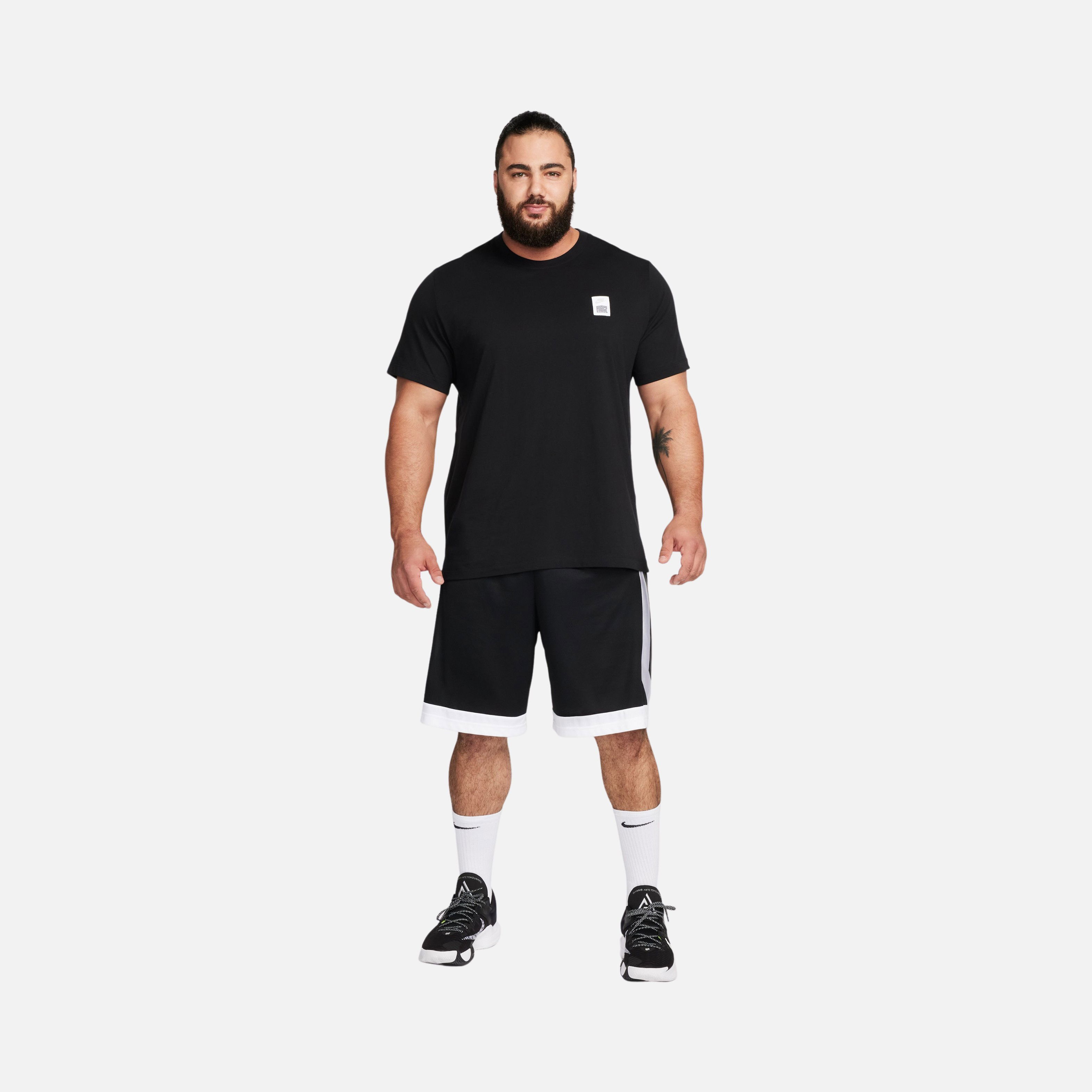 Nike ''40+ Years of Nike Force Bringing Iconic Style Graphic'' Short-Sleeve Erkek Tişört