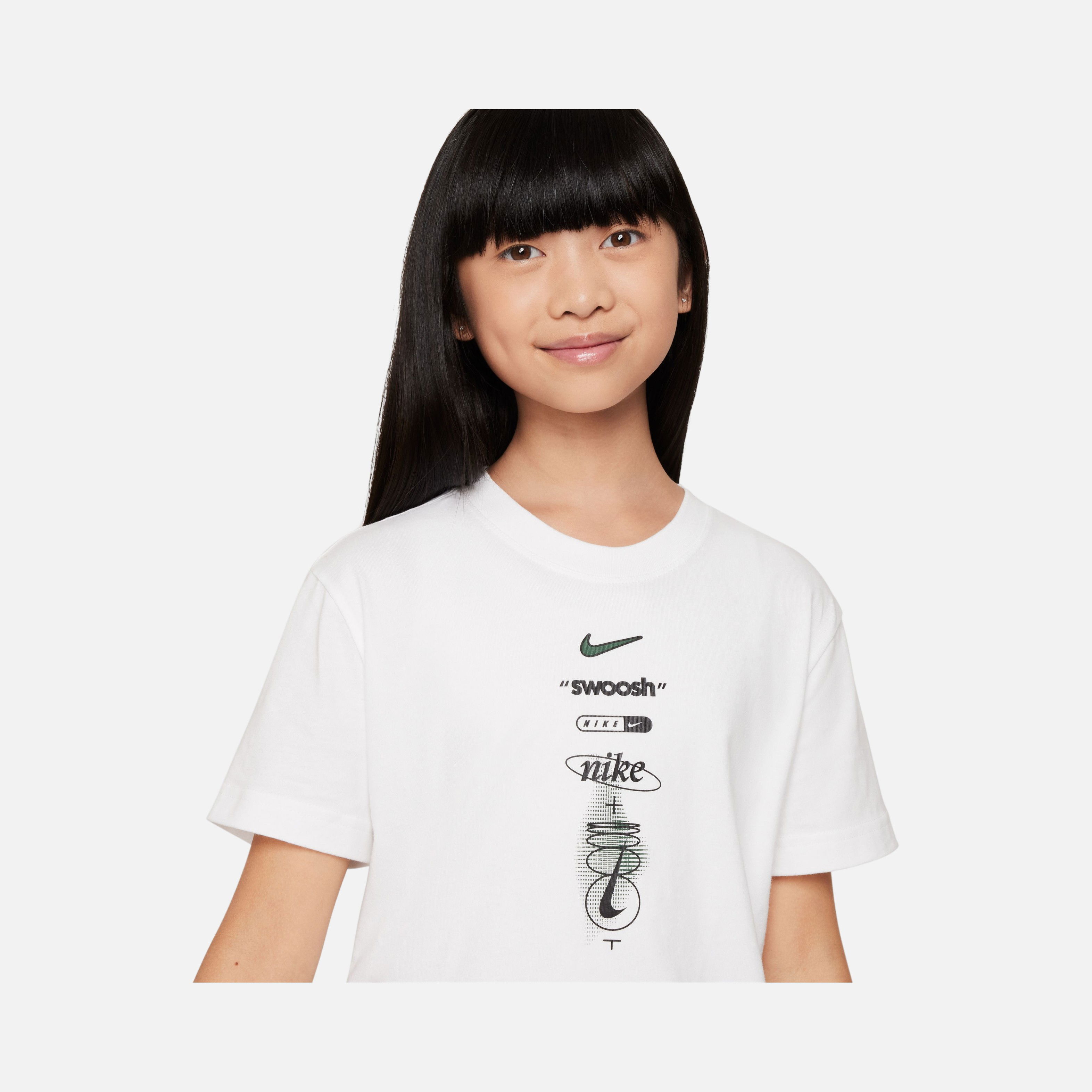 Nike Sportswear Swoosh Graphic Boyfriend Short-Sleeve (Girls') Çocuk Tişört