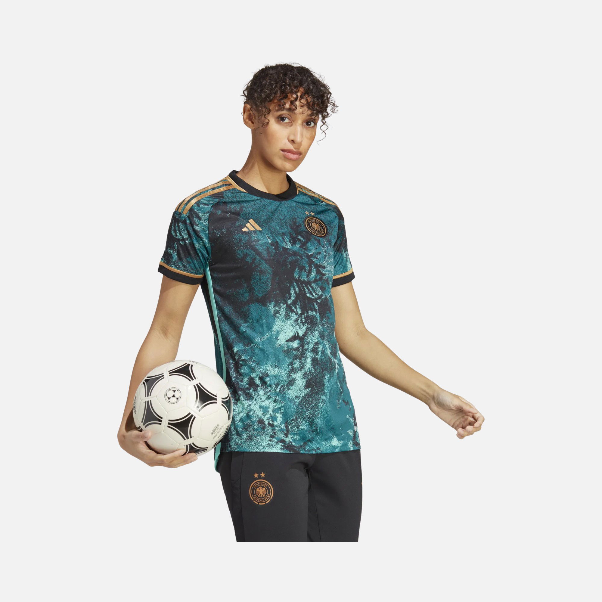 adidas Aeroready Almanya 2022-2023 Deplasman Kadın Forması