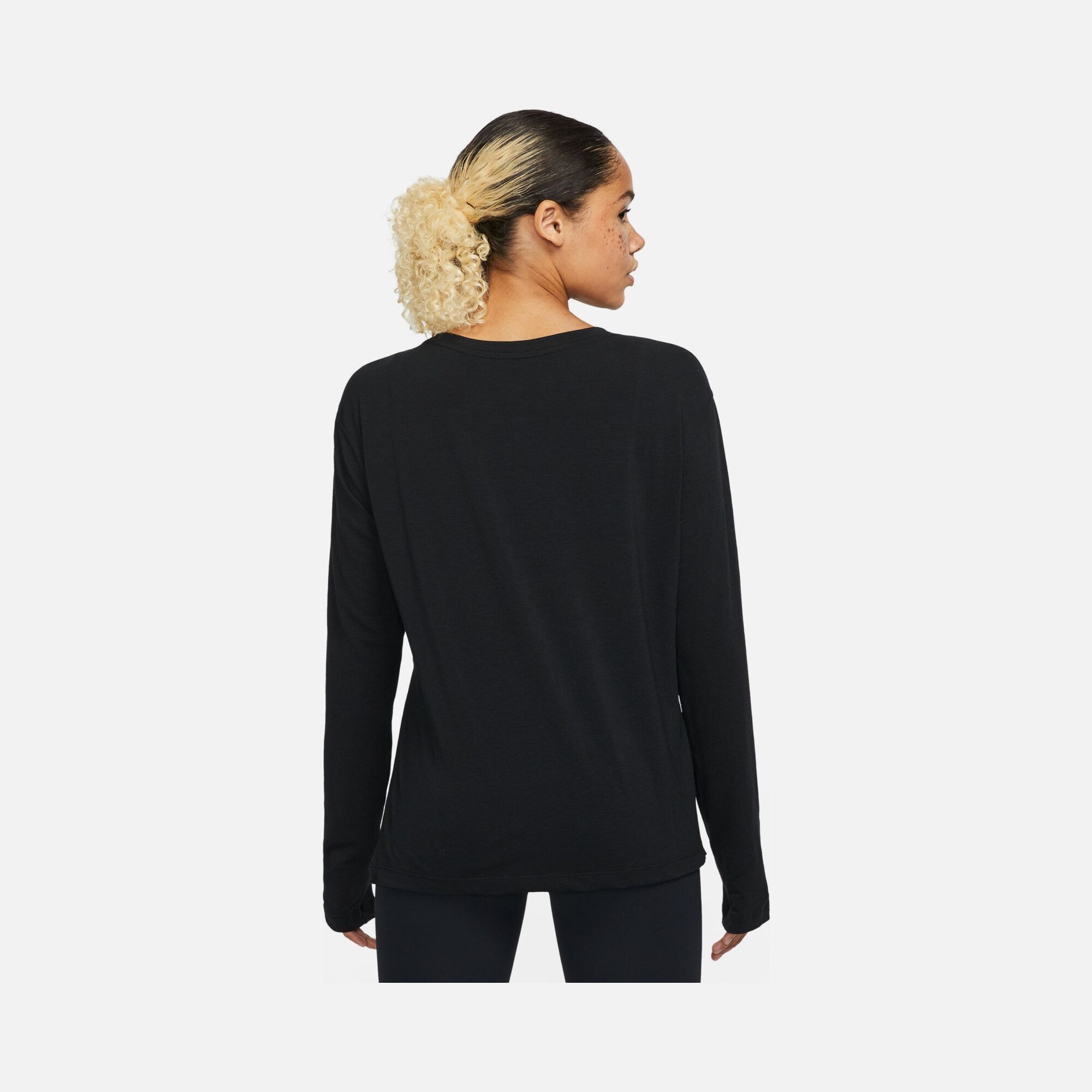 Nike Yoga Dri-Fit Long-Sleeve Kadın Tişört