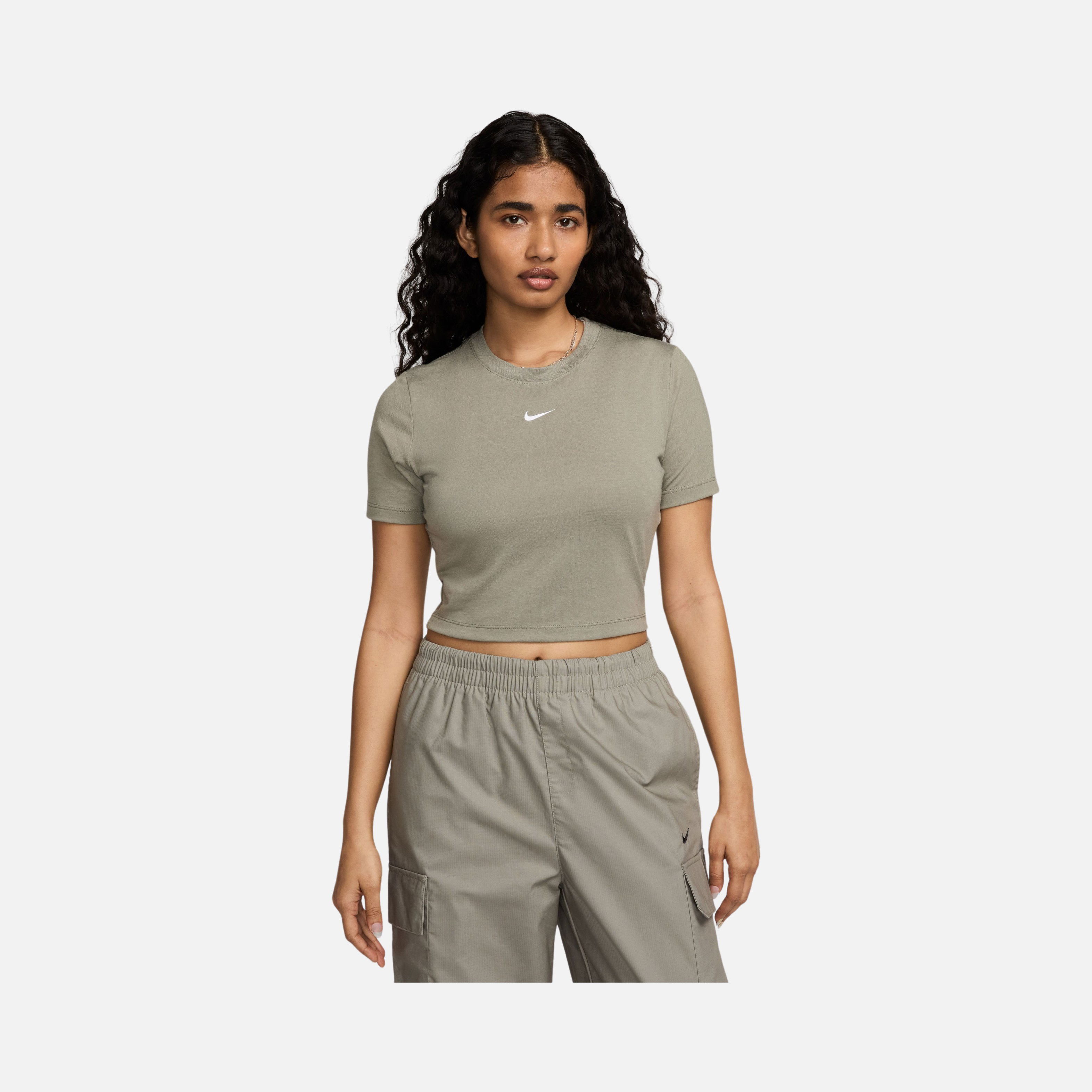 Nike Sportswear Essential Slim-Fit Cropped Short-Sleeve Kadın Tişört