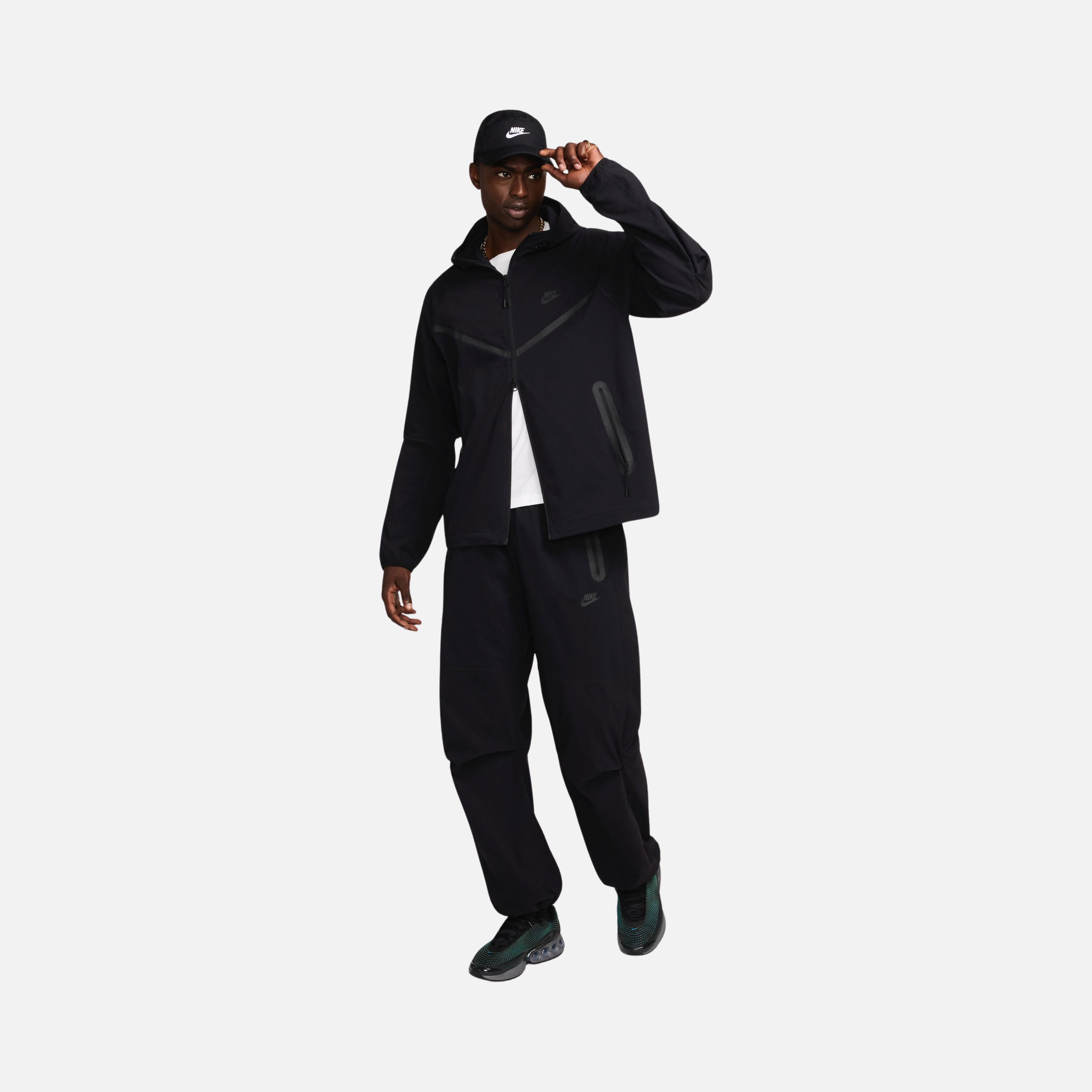 Nike Tech Woven Windrunner Full-Zip Hooded Erkek Ceket