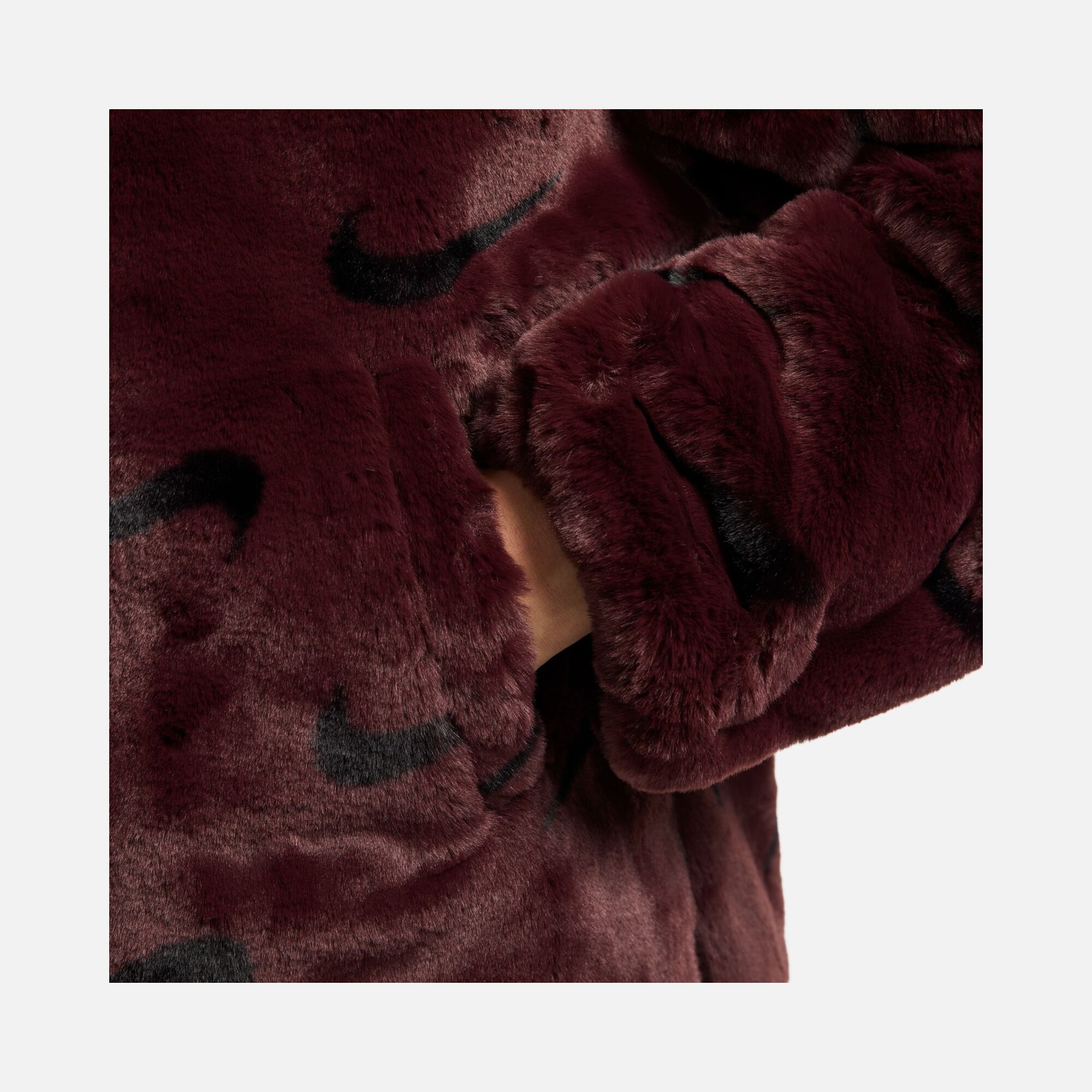 Nike Sportswear Plush Swoosh Printed Faux Fur Full-Zip Kadın Ceket