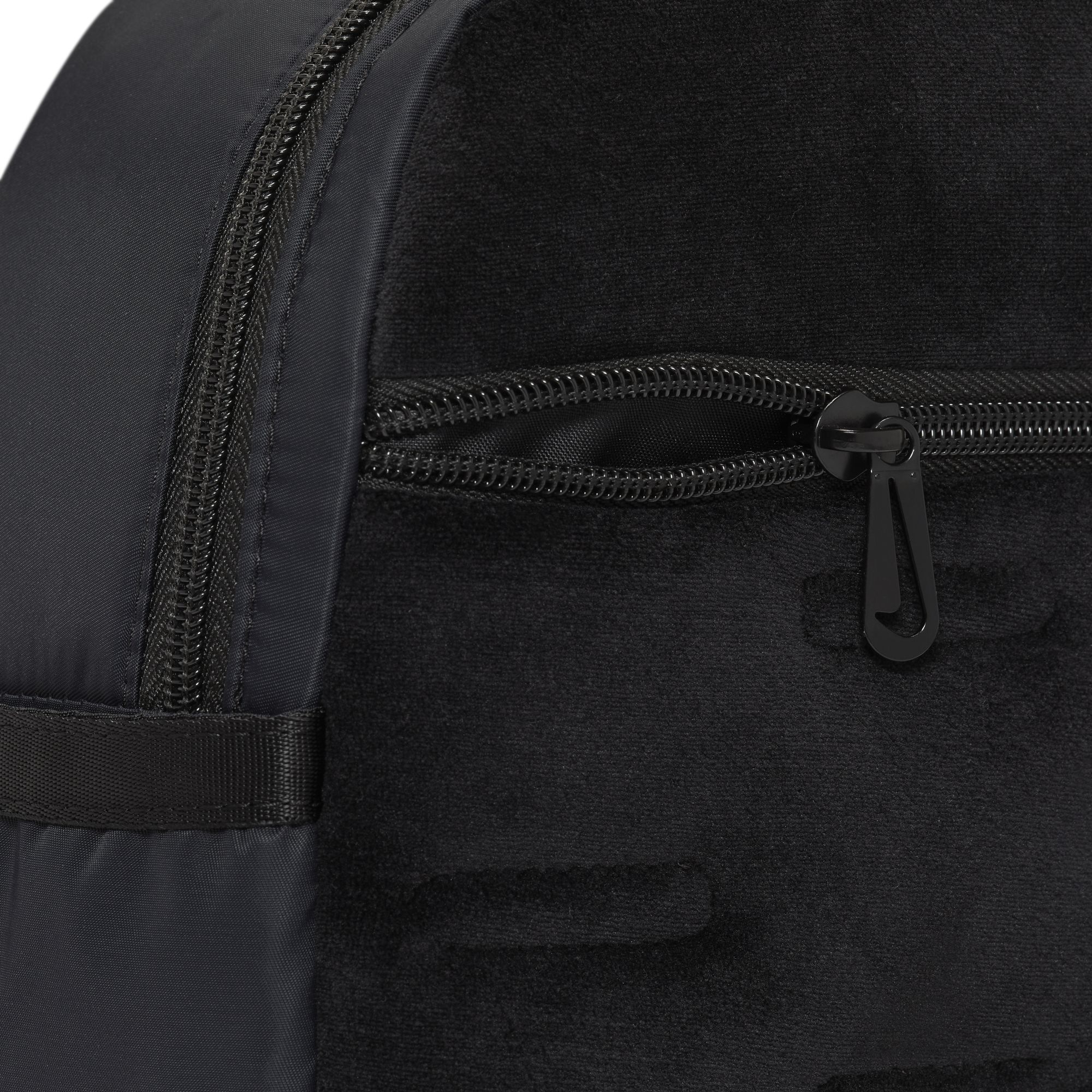 Nike Sportswear Futura 365 Winter Velour (6 L) Mini Kadın Sırt Çantası