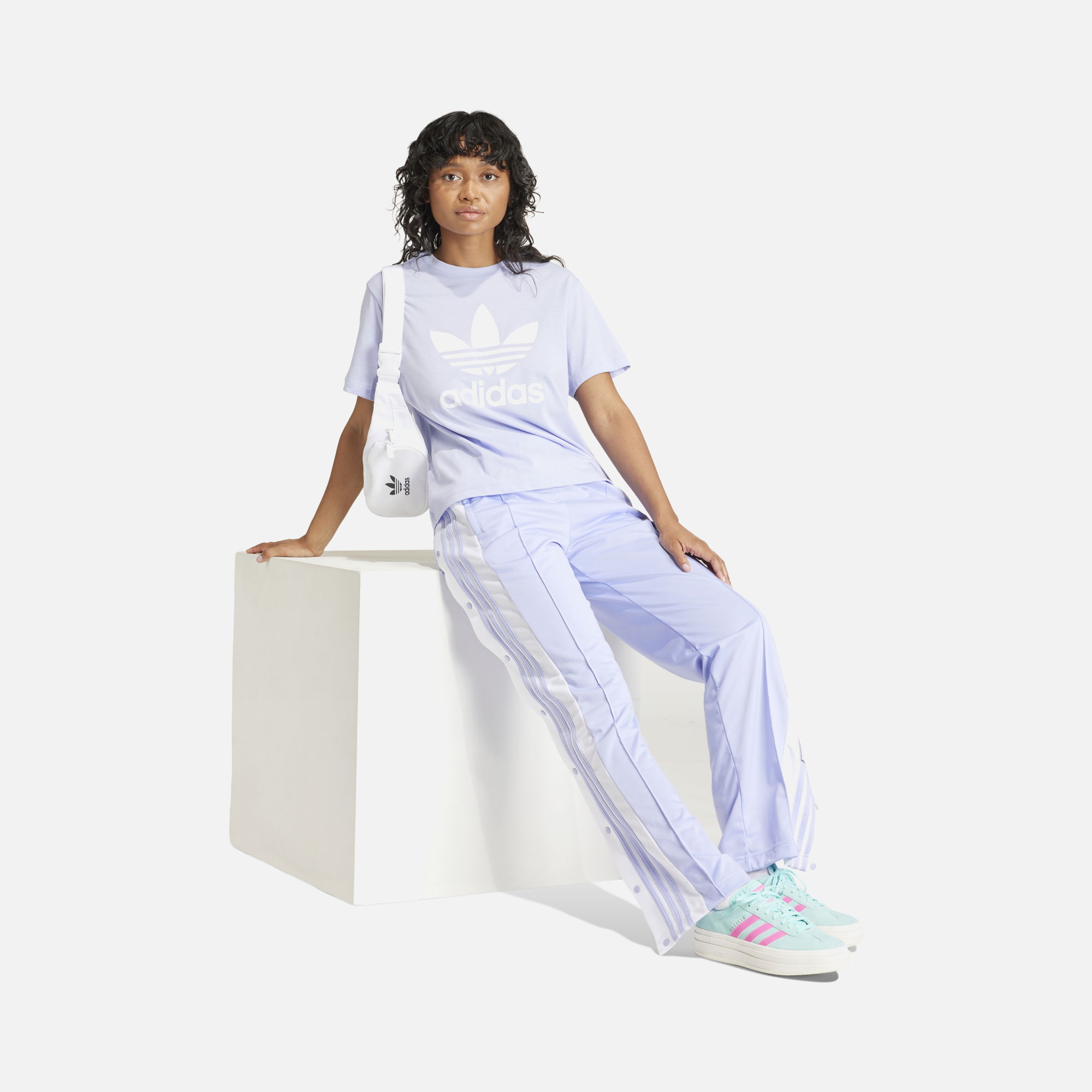 adidas Sportswear Trefoil Graphic Short-Sleeve Kadın Tişört