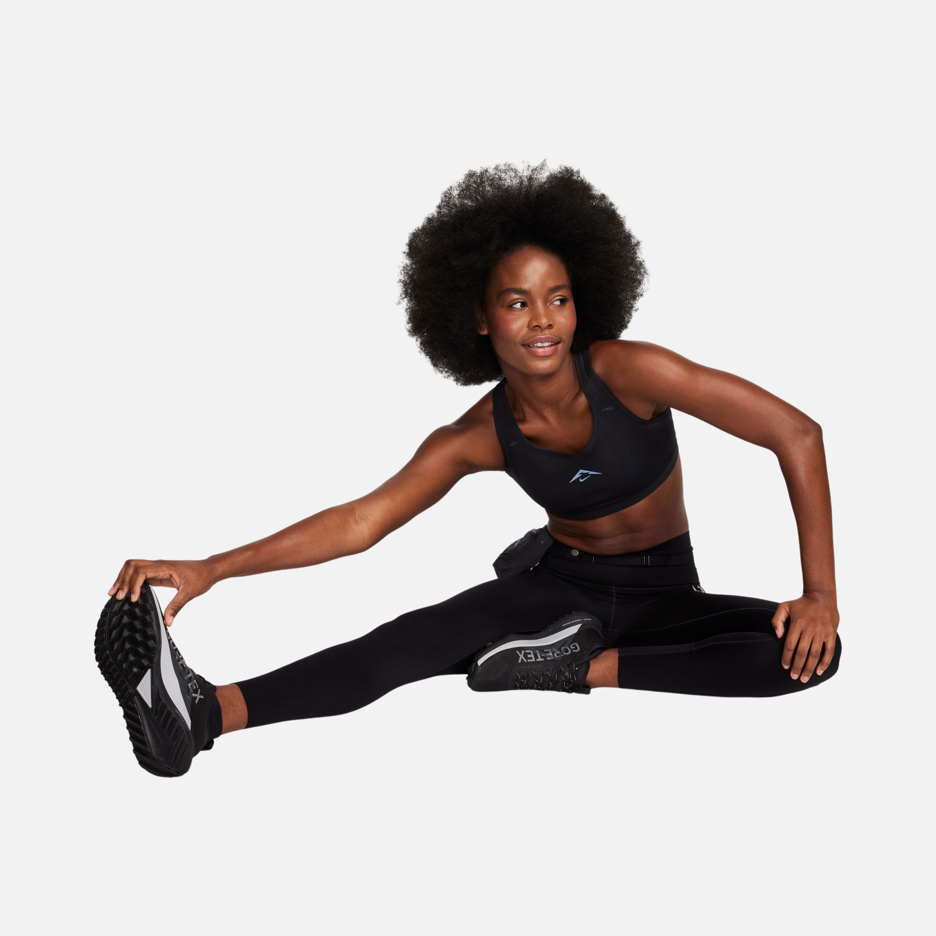 Nike Dri-Fit Swoosh On-The-Run Trail Medium-Support Kadın Bra