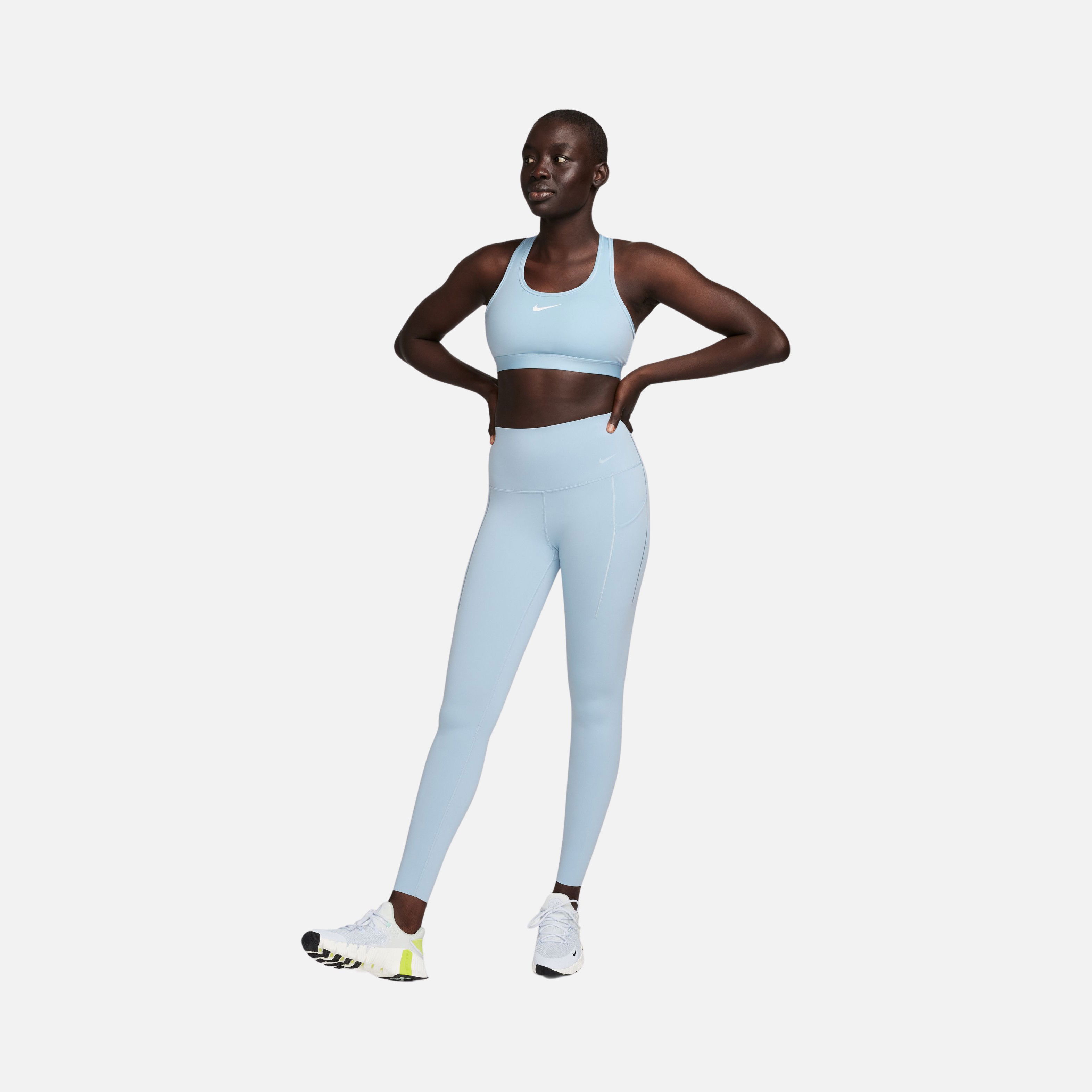 Nike Swoosh Medium Support Padded Training Kadın Bra