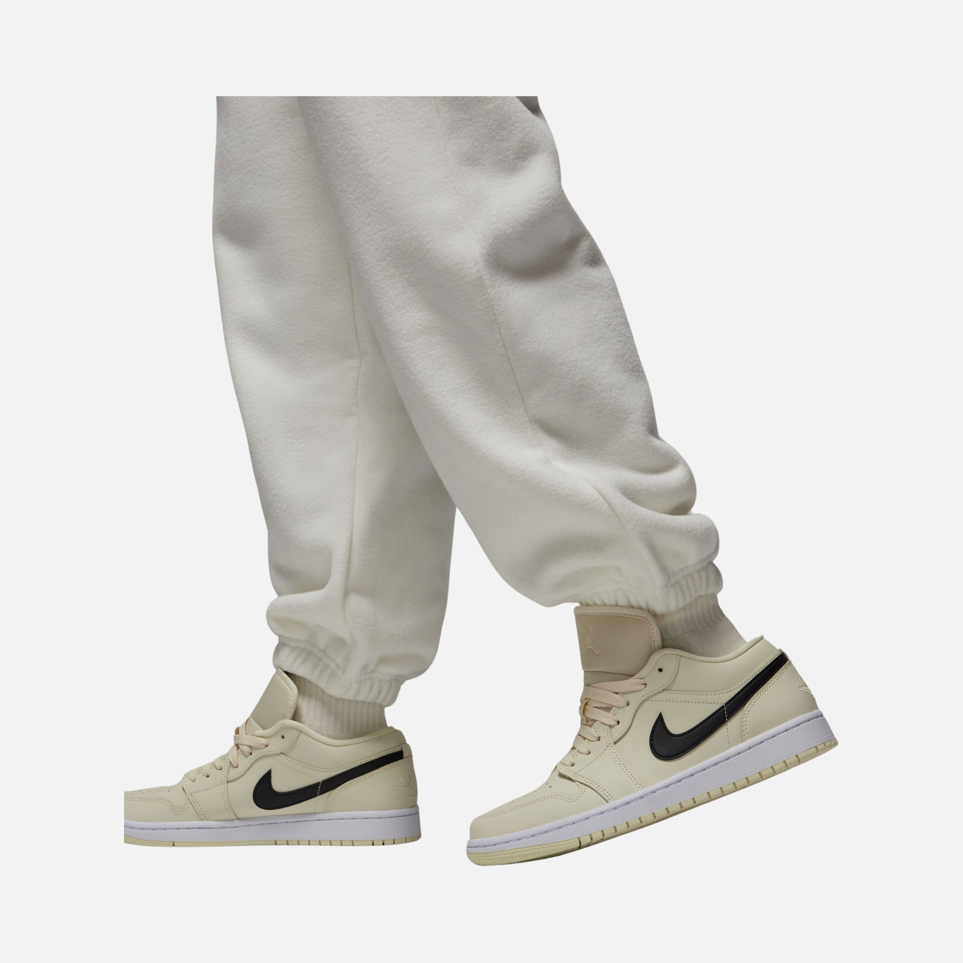 Nike Jordan Essentials Flight Fleece Winterized Kadın Eşofman Altı