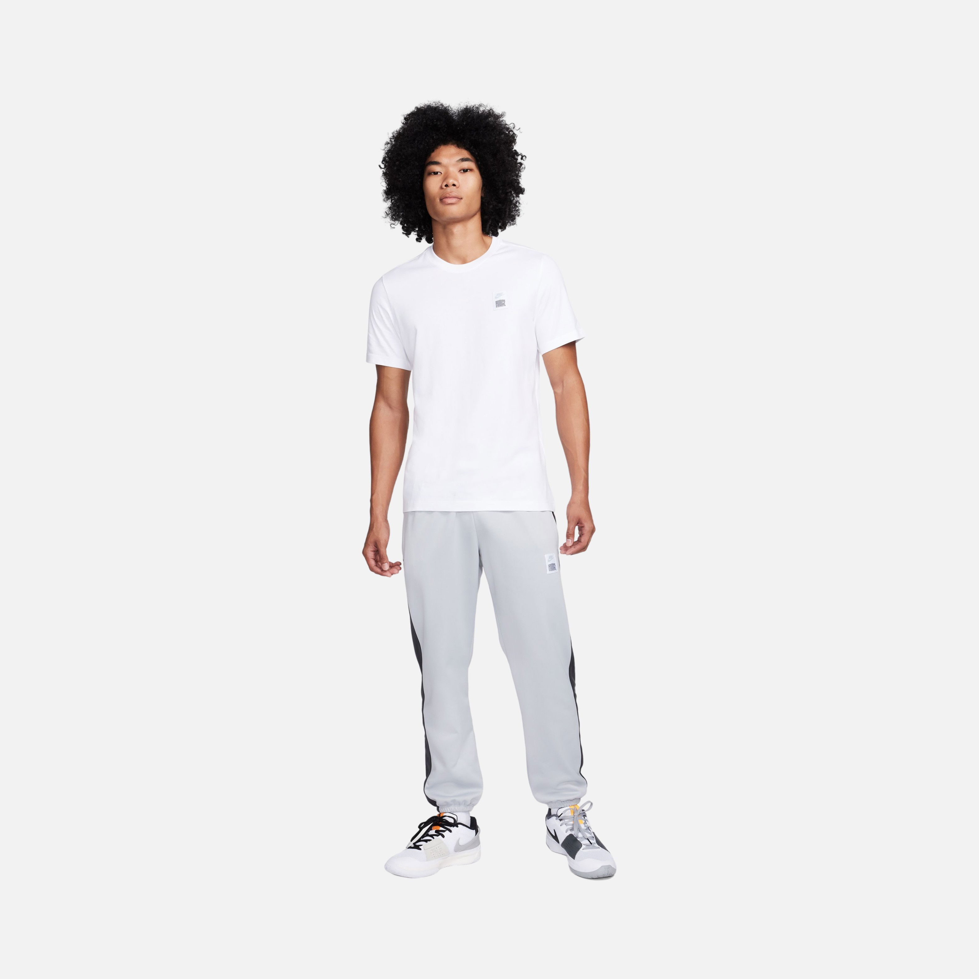 Nike ''40+ Years of Nike Force Bringing Iconic Style Graphic'' Short-Sleeve Erkek Tişört