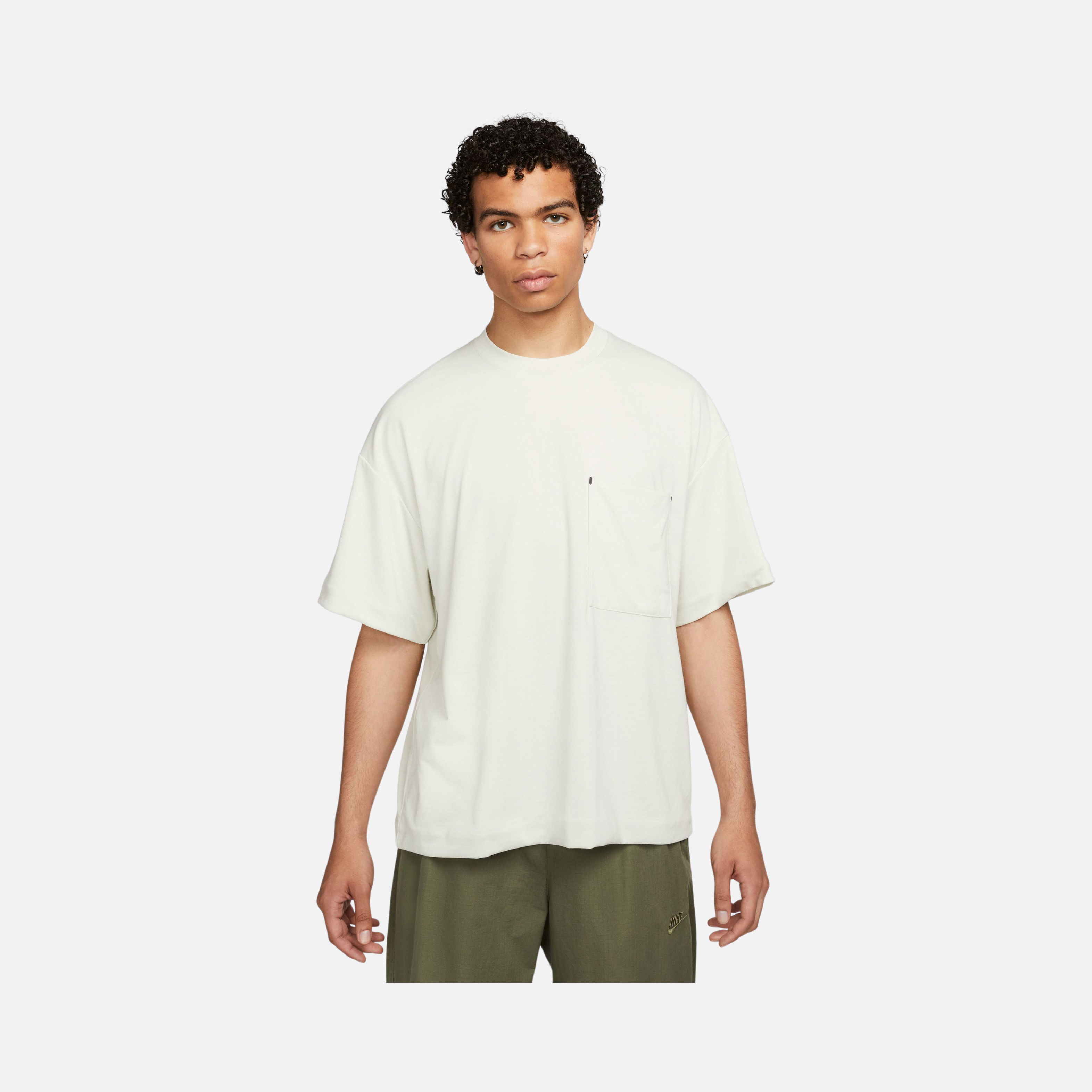 Nike Dri-Fit Sportswear Tech Pack Short-Sleeve Erkek Tşört