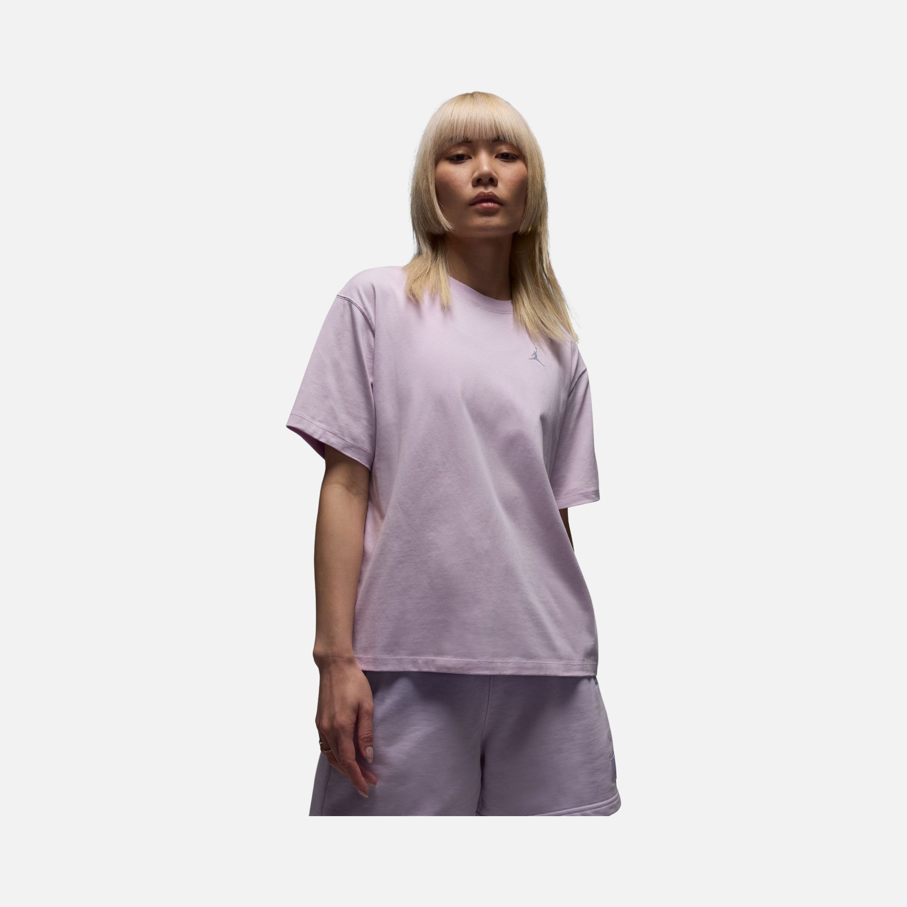 Nike Jordan Essentials Graphic Core 23 Relaxed Fit Short-Sleeve Kadın Tişört