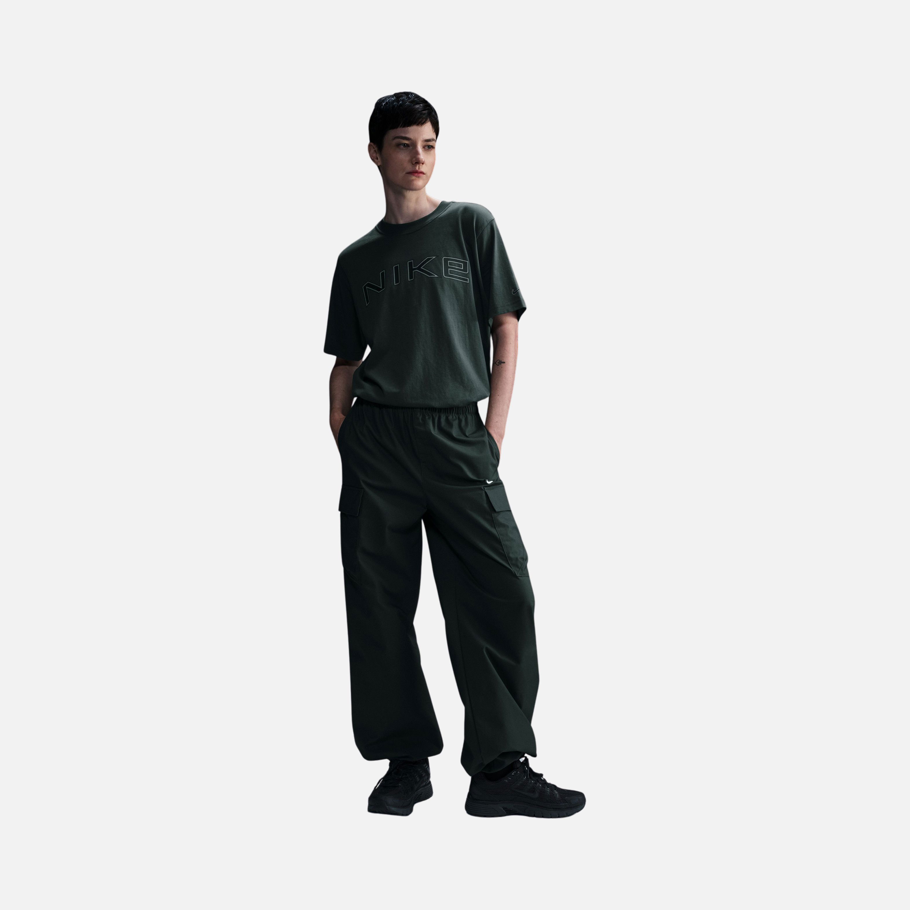 Nike Sportswear Phoenix Graphic Loose Short-Sleeve Kadın Tişört