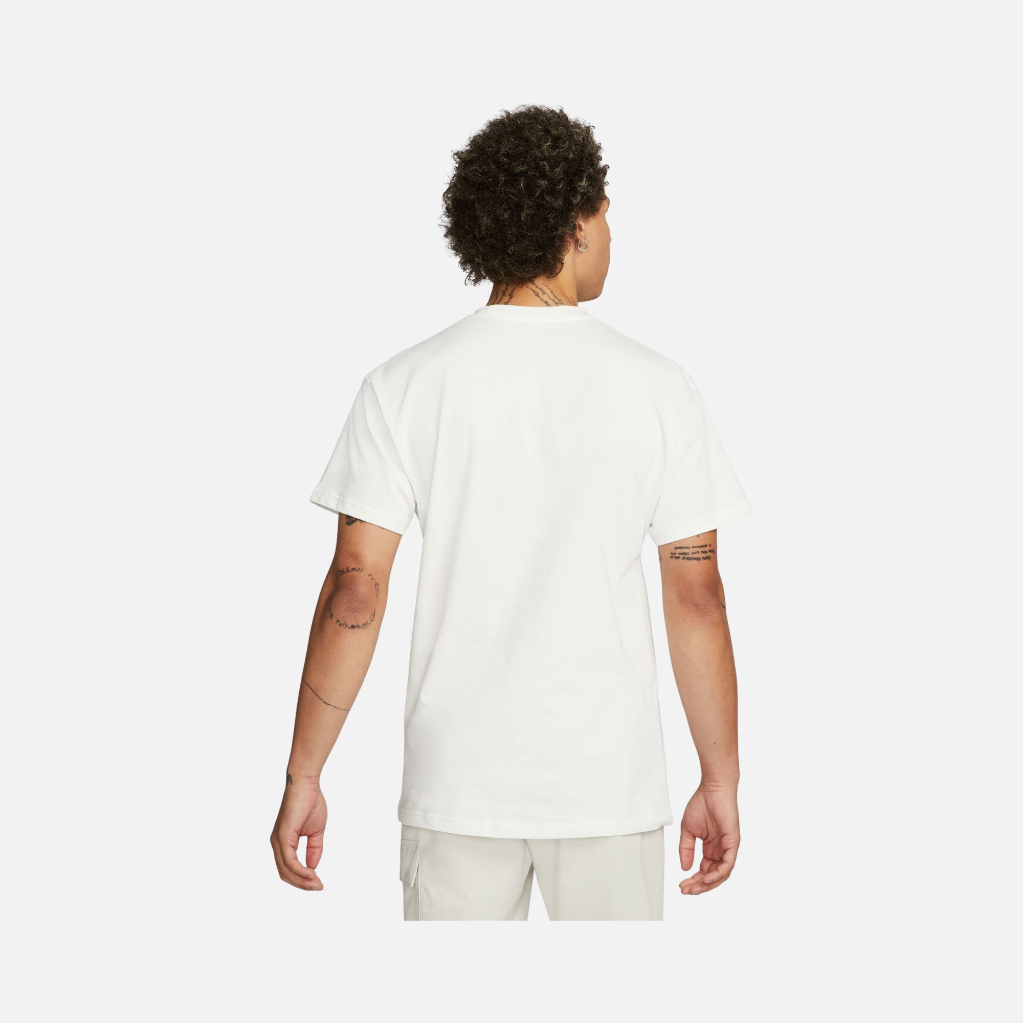 Nike Sportswear Valentine's Day Graphic Short-Sleeve Erkek Tişört