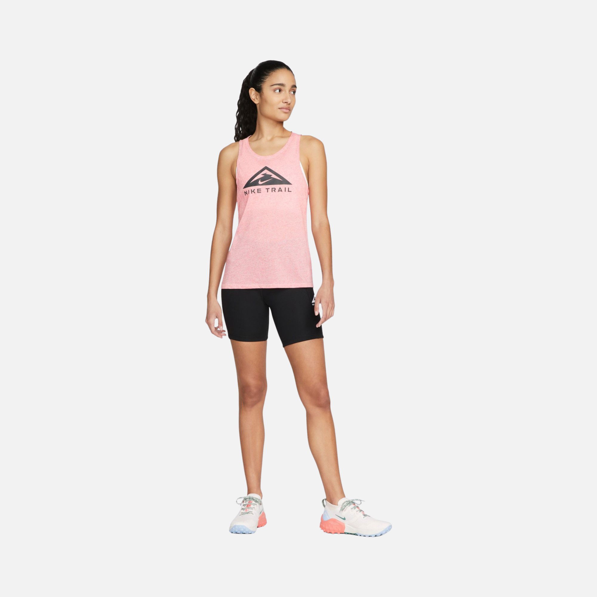 Nike Dri-Fit Trail Running Kadın Atlet