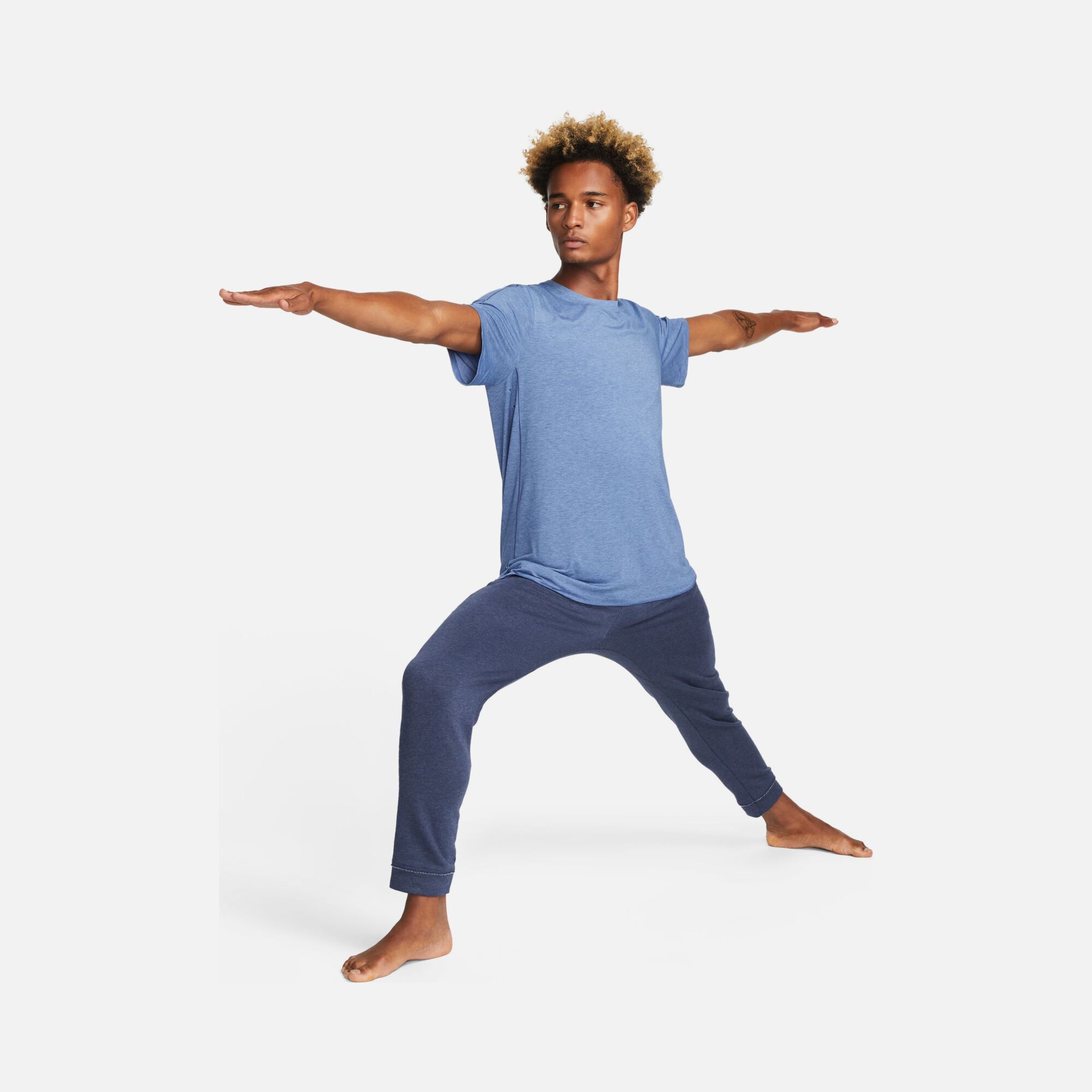 Nike Yoga Dri-Fit Short-Sleeve Erkek Tişört