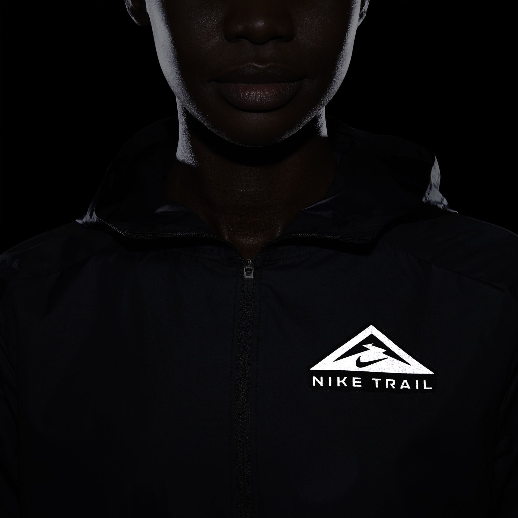 Nike Shield Trail Running Full-Zip Hoodie Kadın Ceket