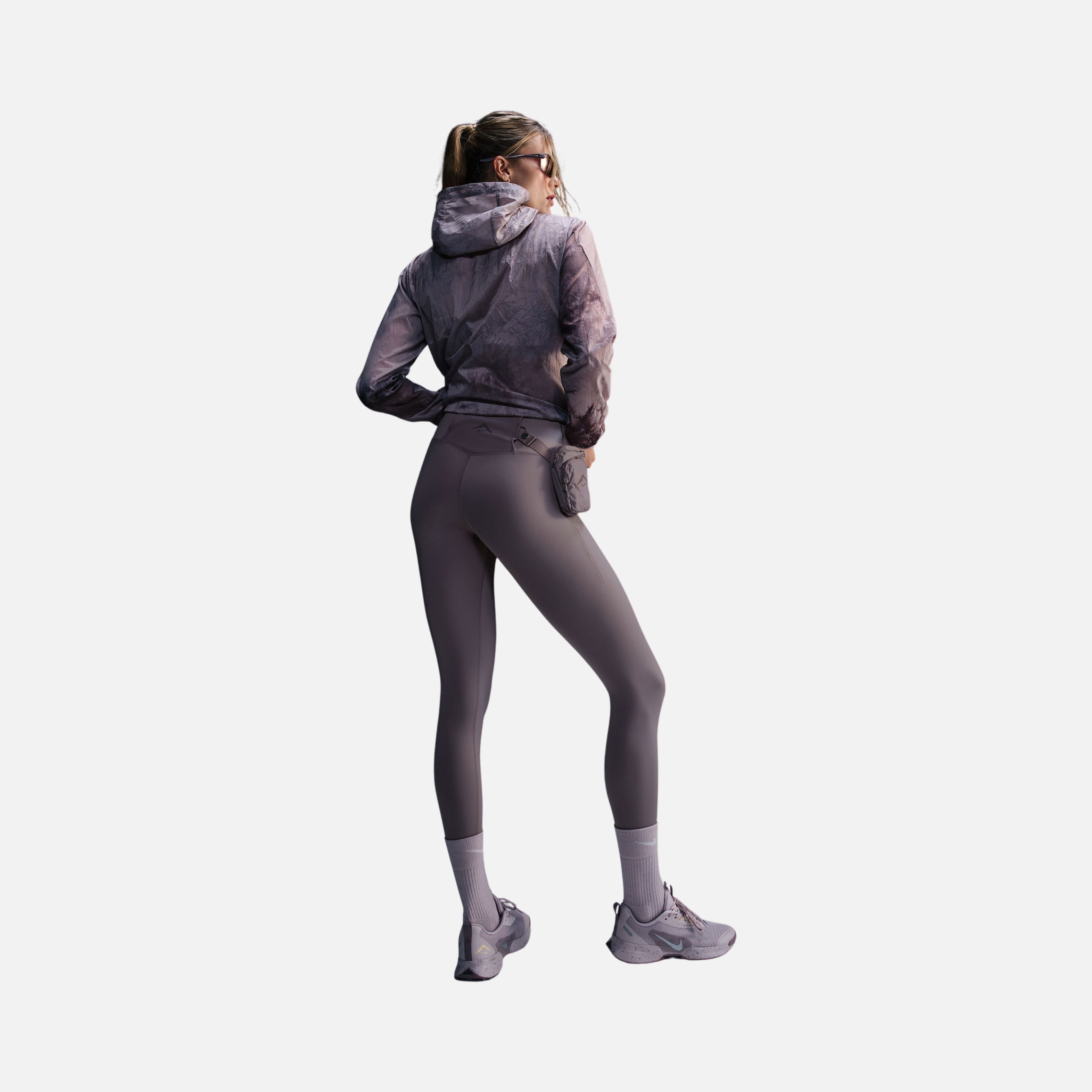 Nike Dri-Fit Go Firm-Support High-Waisted 7/8 ''Removable Pack & Carabiner'' Trail Kadın Tayt
